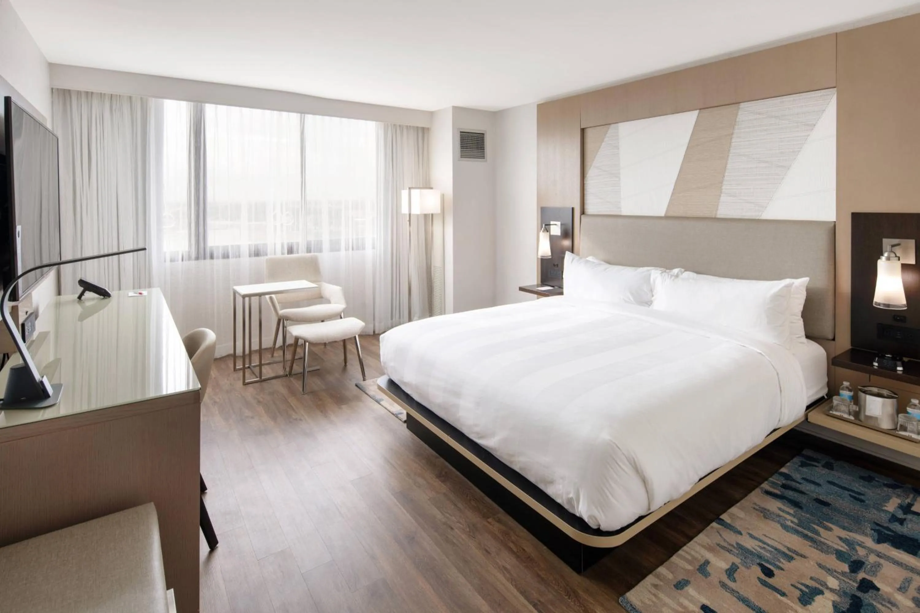 Photo of the whole room, Bed in Palm Beach Gardens Marriott