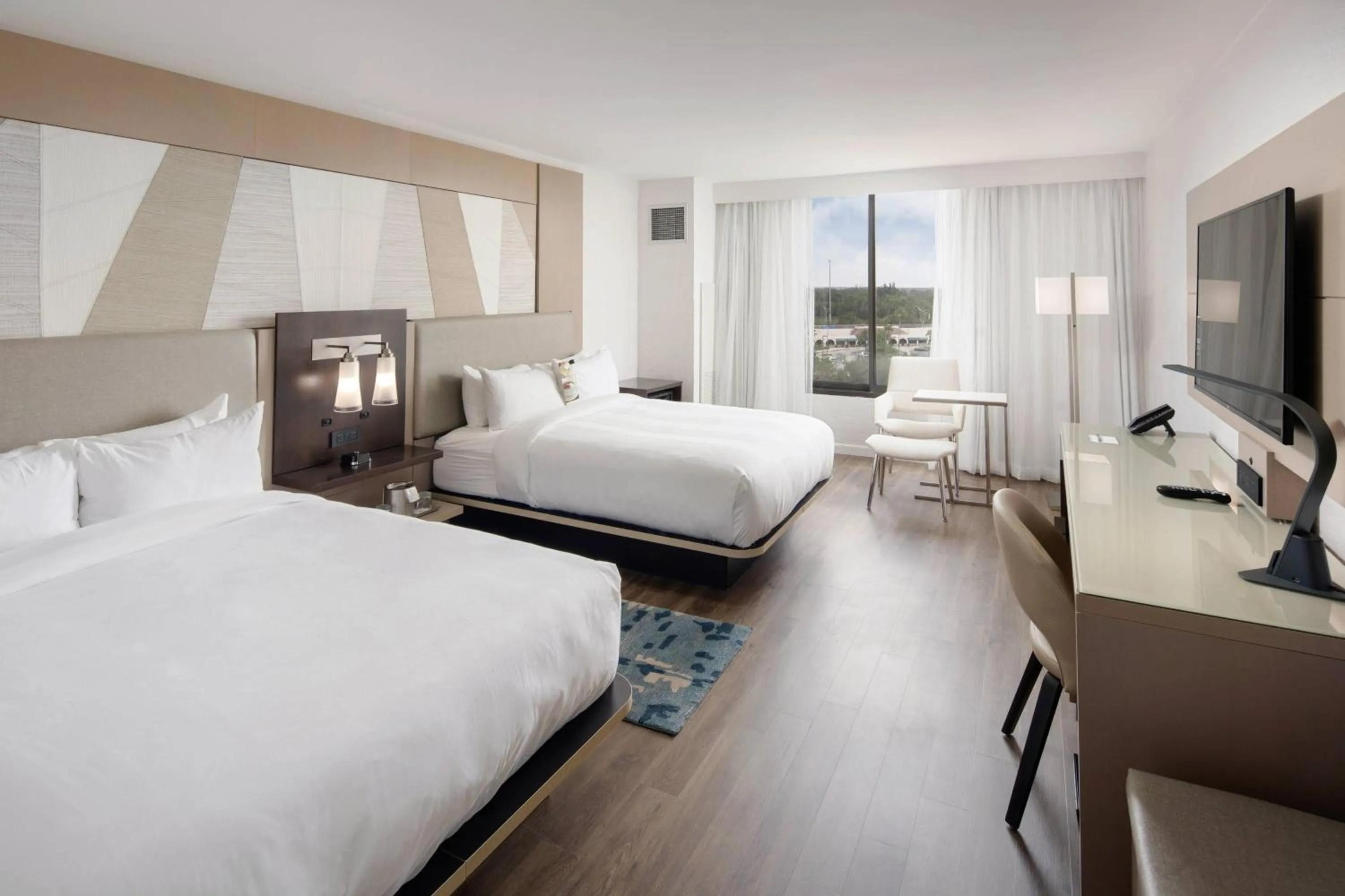 Photo of the whole room, Bed in Palm Beach Gardens Marriott