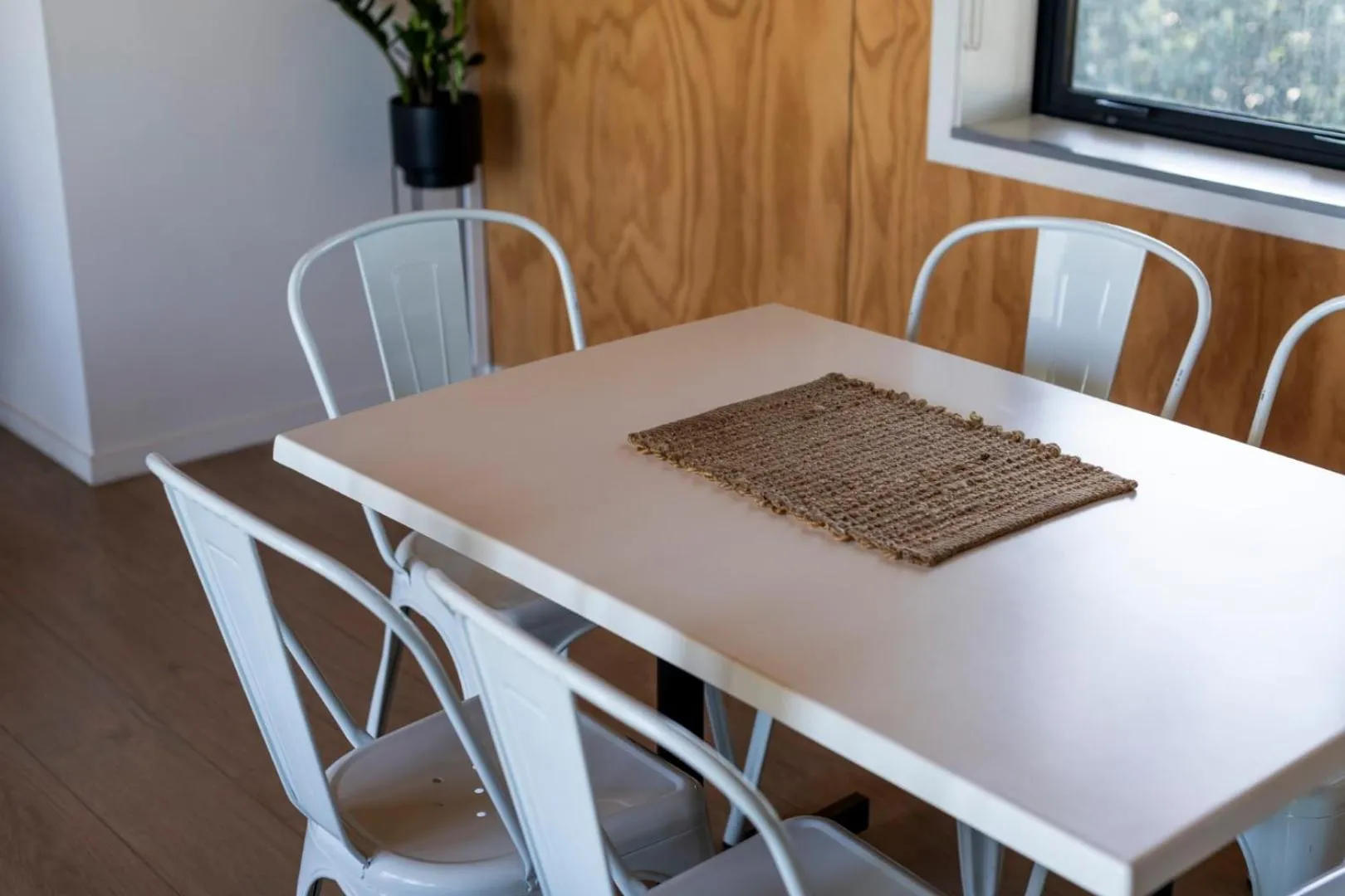 Kitchen or kitchenette in Waikanae Beach Ocean View Apartments