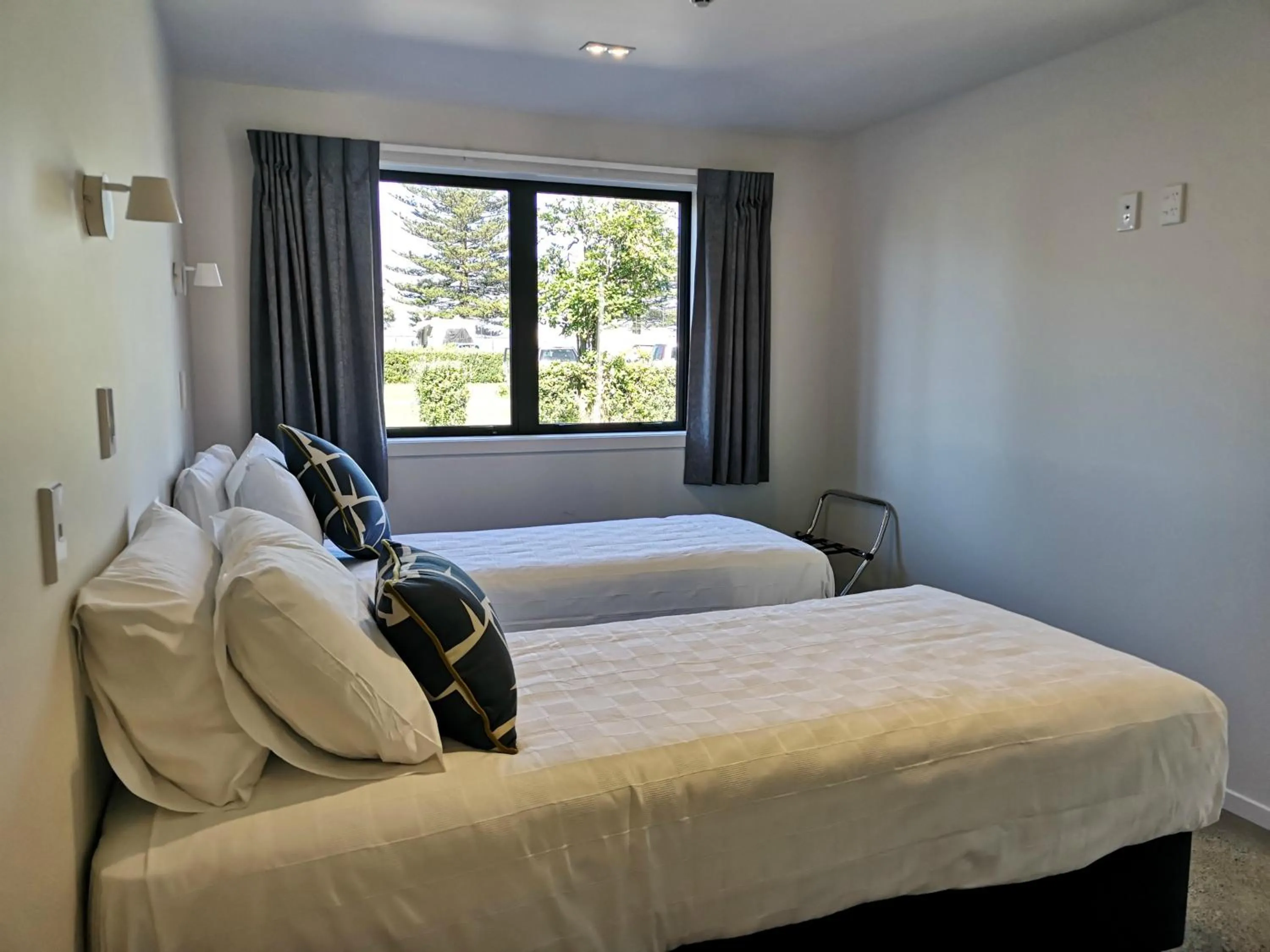 Bedroom, Bed in Waikanae Beach Ocean View Apartments