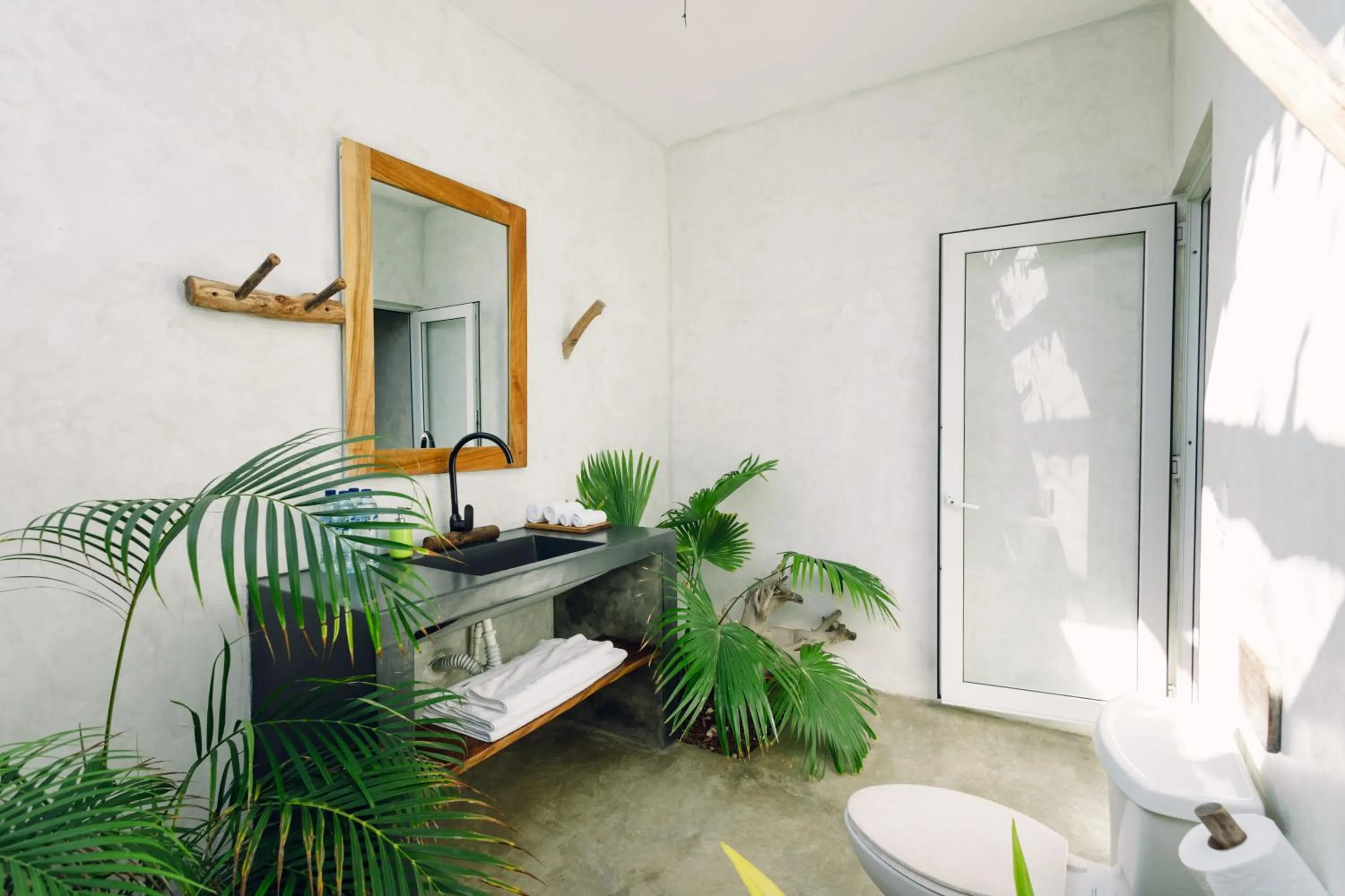 Toilet in Ka´ana Surf