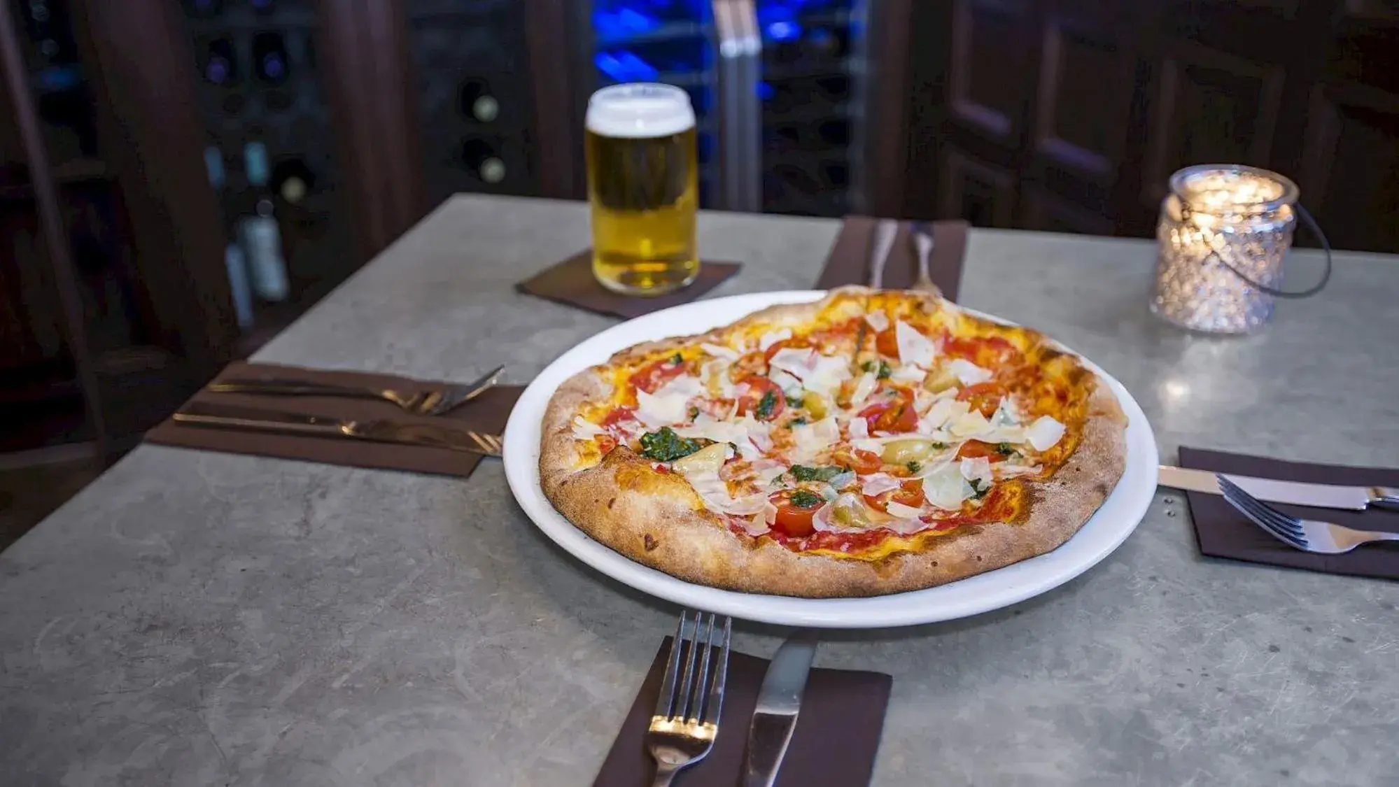 Restaurant/places to eat in Q&C Hotel and Bar New Orleans, Autograph Collection Restaurant/places to eat in Q&C Hotel and Bar New Orleans, Autograph Collection