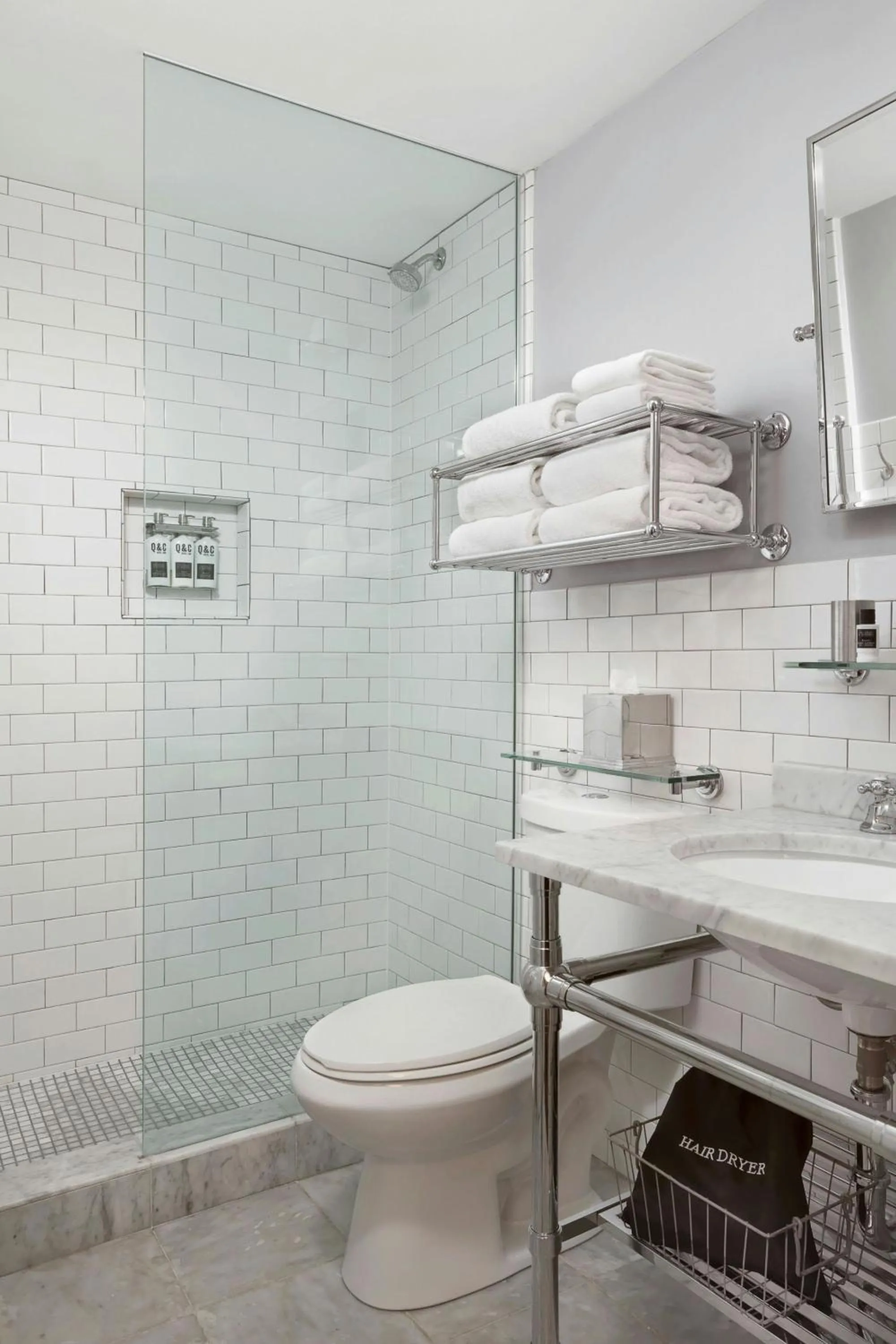 Bathroom in Q&C Hotel and Bar New Orleans, Autograph Collection