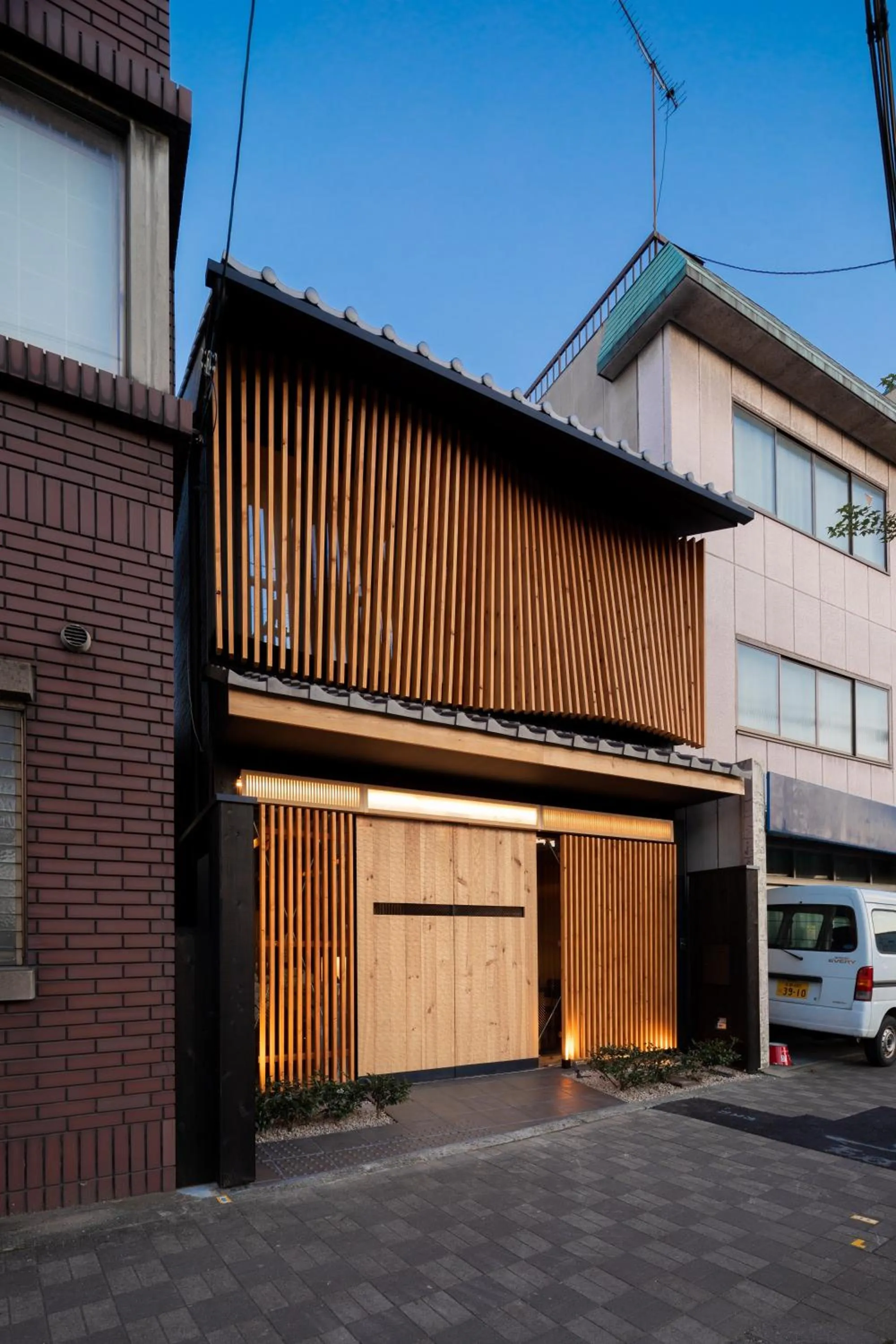 Property building in Tsumugi Tojihigashimonmae