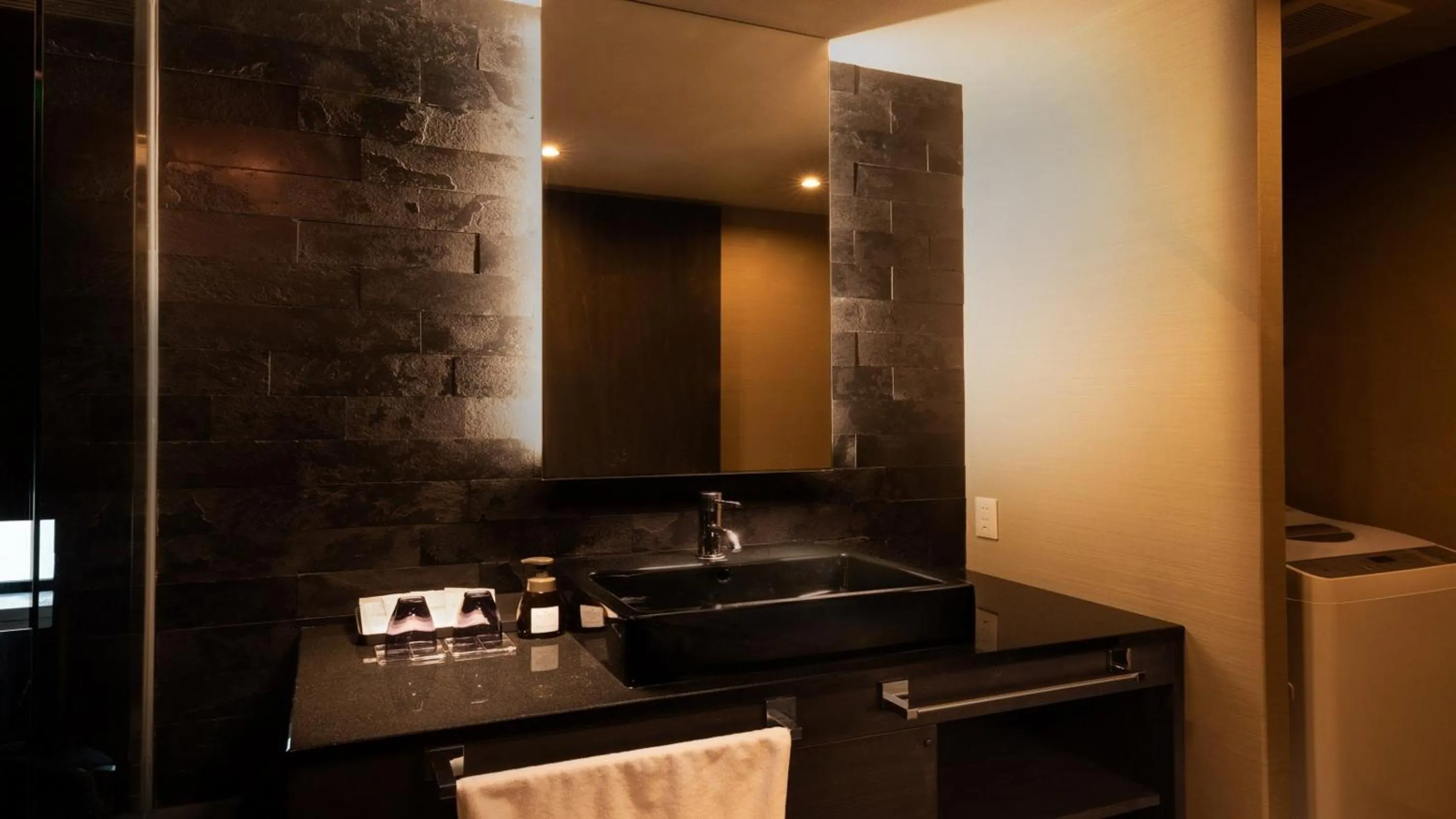 Bathroom in Tsumugi Tojihigashimonmae