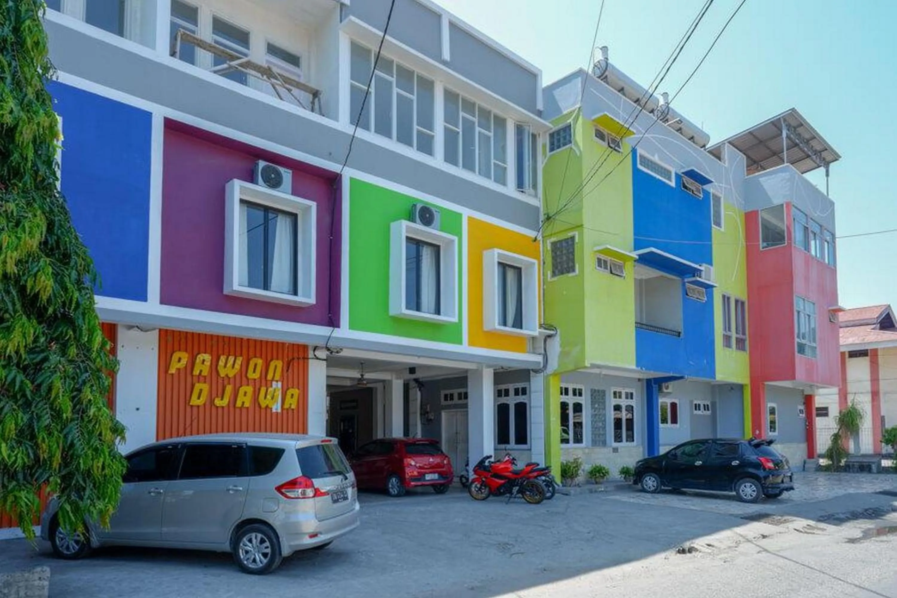 Facade/entrance in RedDoorz Plus Syariah @ Hotel Boulevard Luwuk