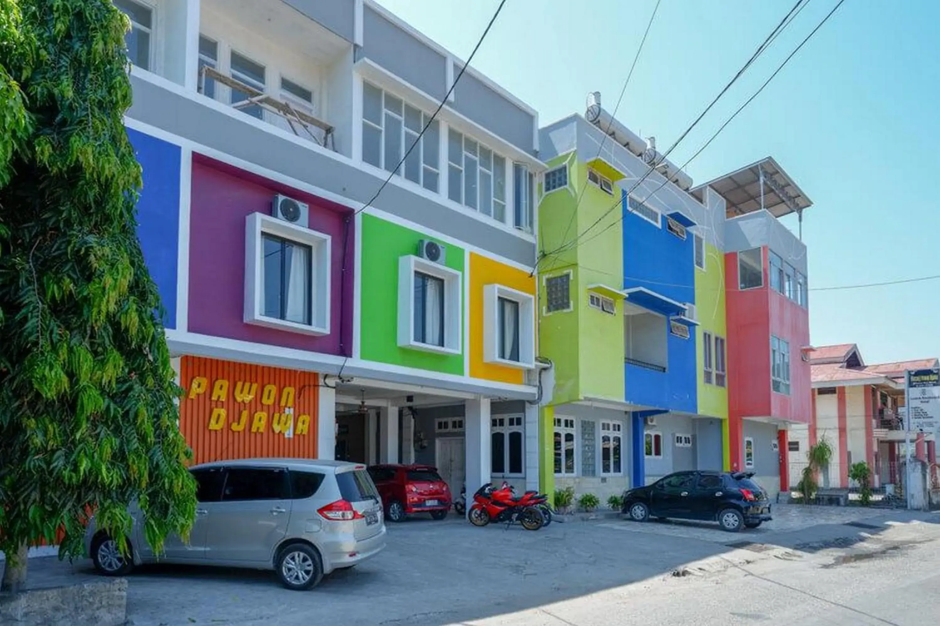 Facade/entrance in RedDoorz Plus Syariah @ Hotel Boulevard Luwuk Facade/entrance in RedDoorz Plus Syariah @ Hotel Boulevard Luwuk