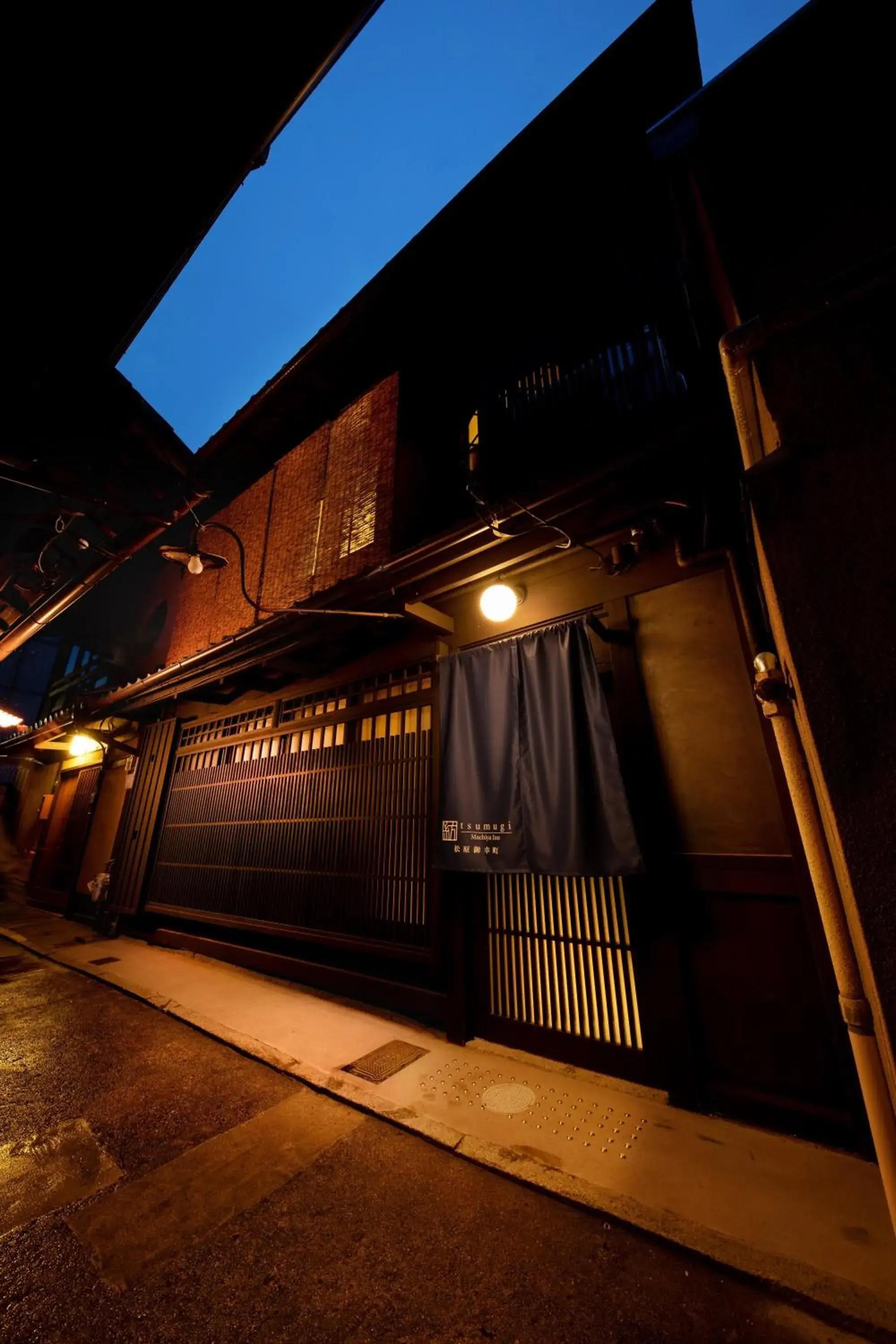 Property building in Kanade Matsubara-Gokomachi Property building in Kanade Matsubara-Gokomachi