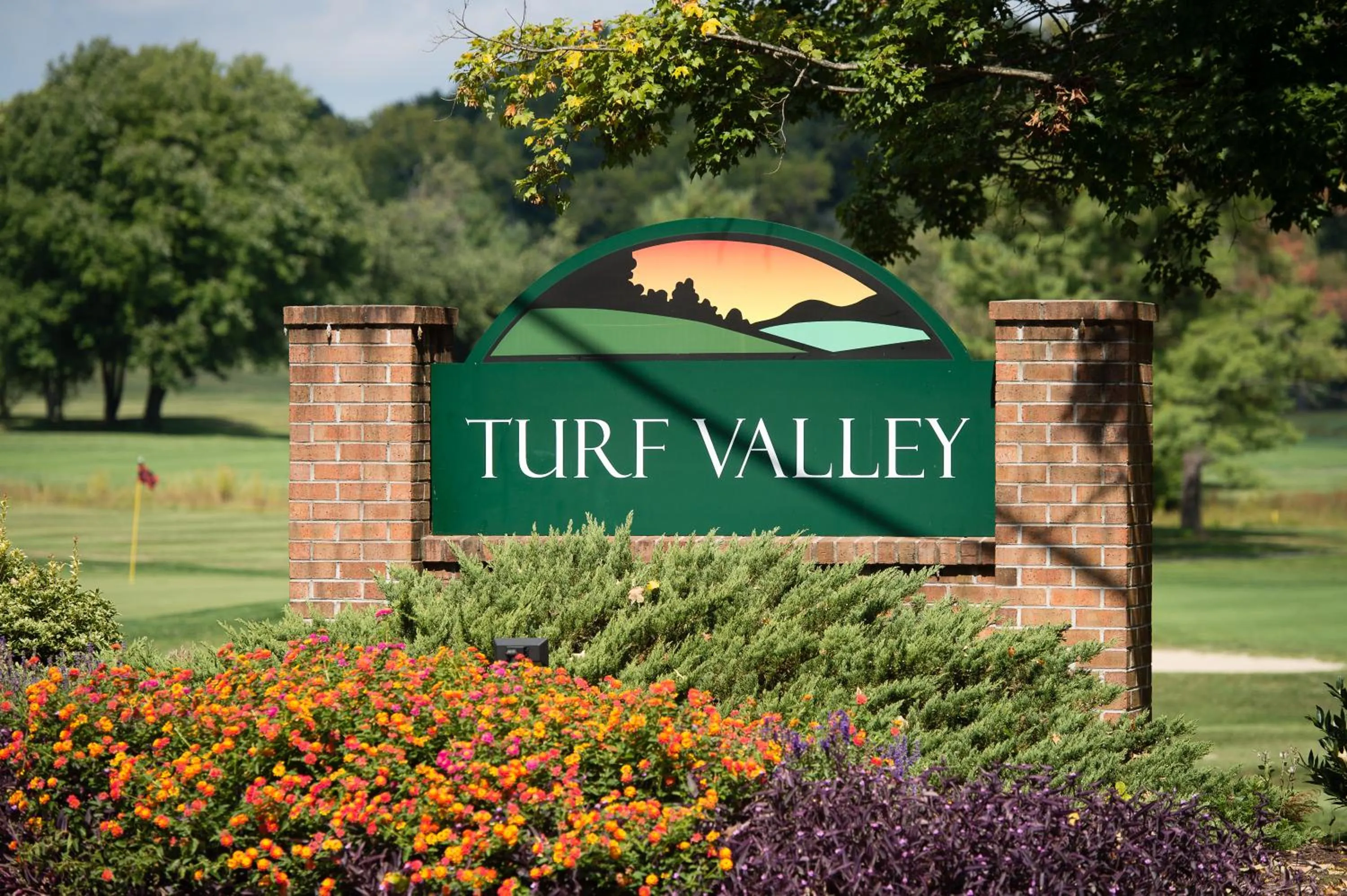 Facade/entrance in Turf Valley Resort