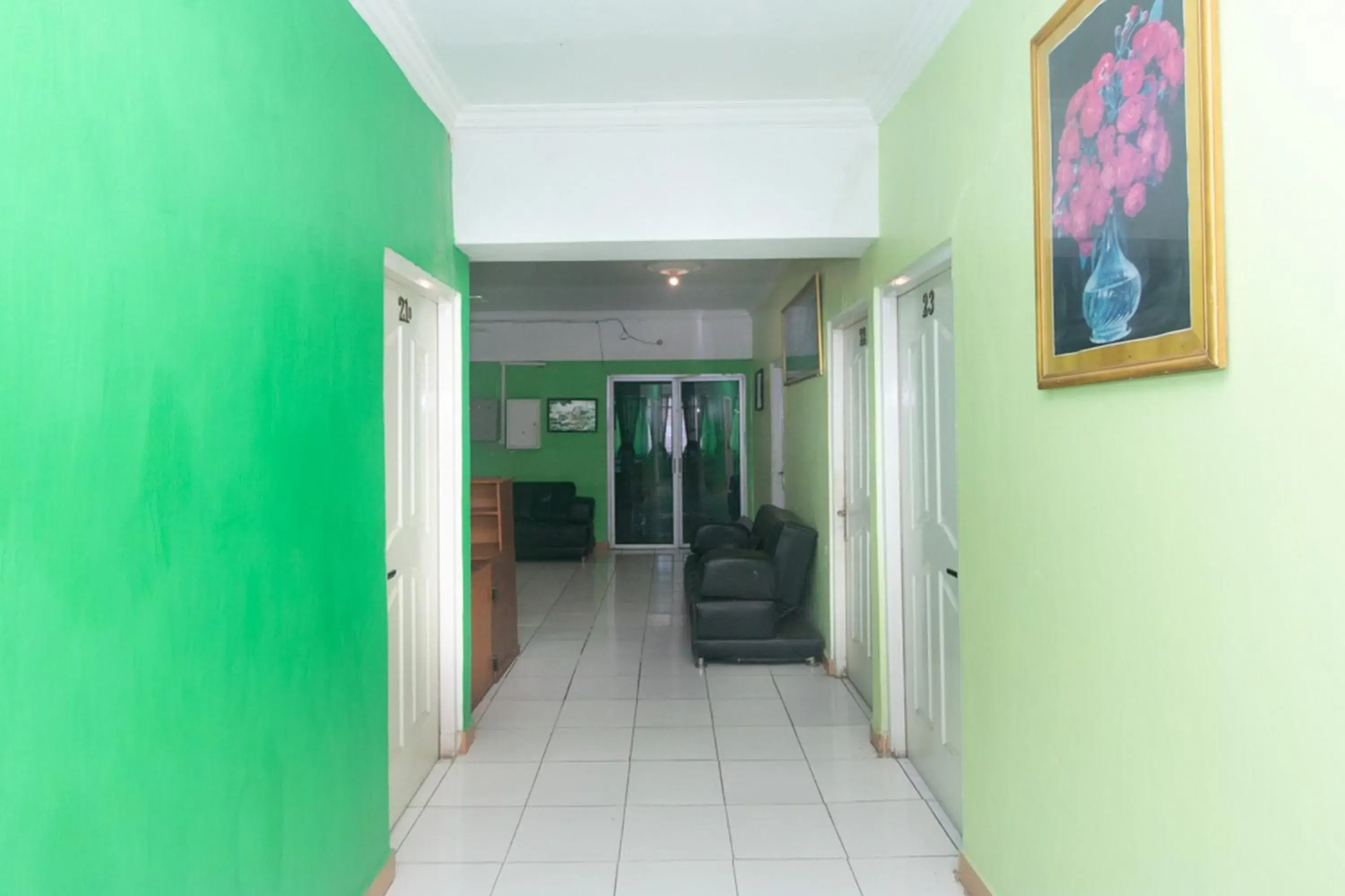 Facade/entrance in RedDoorz @ Frans Seda Kupang Facade/entrance in RedDoorz @ Frans Seda Kupang