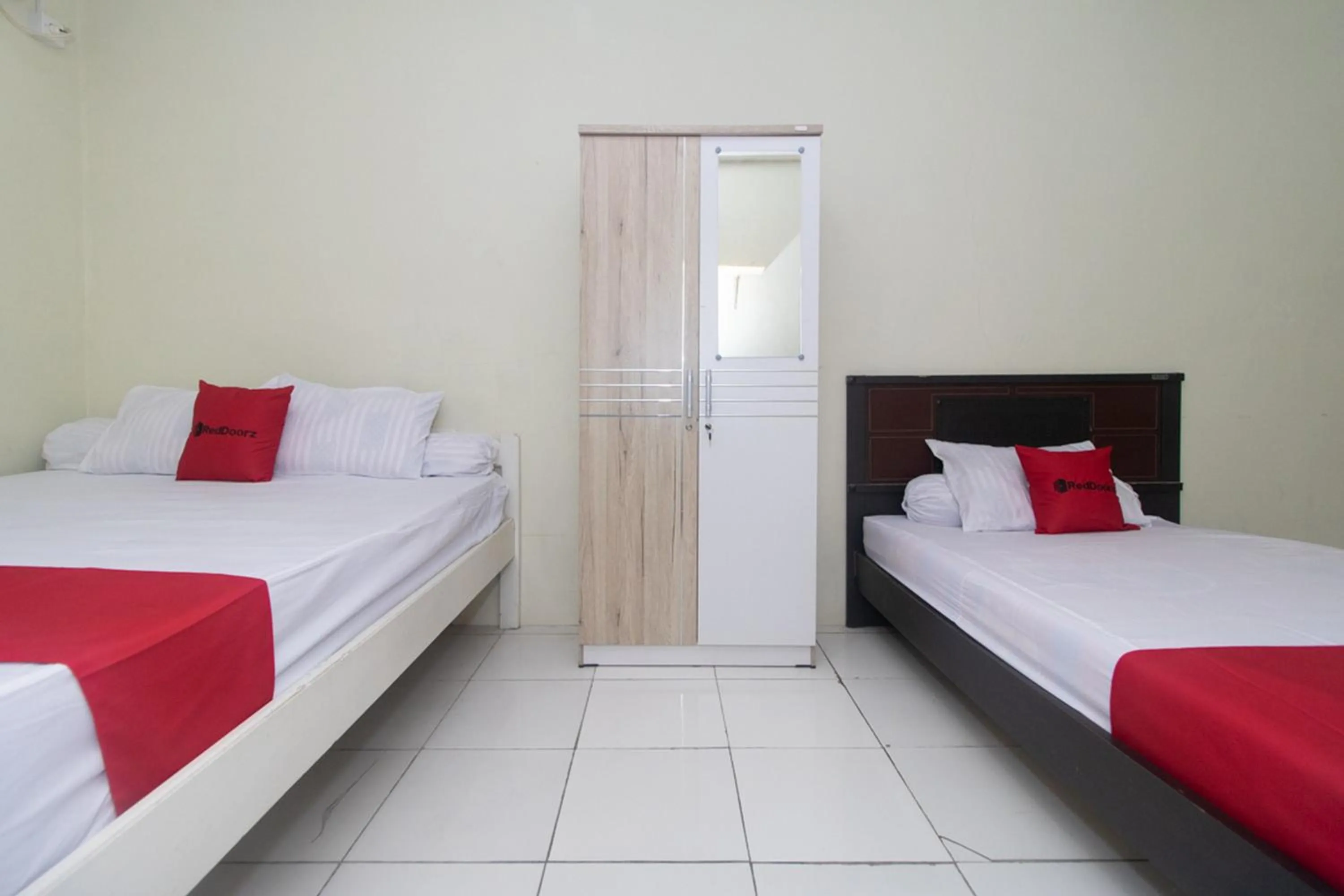 Bed in RedDoorz @ Frans Seda Kupang
