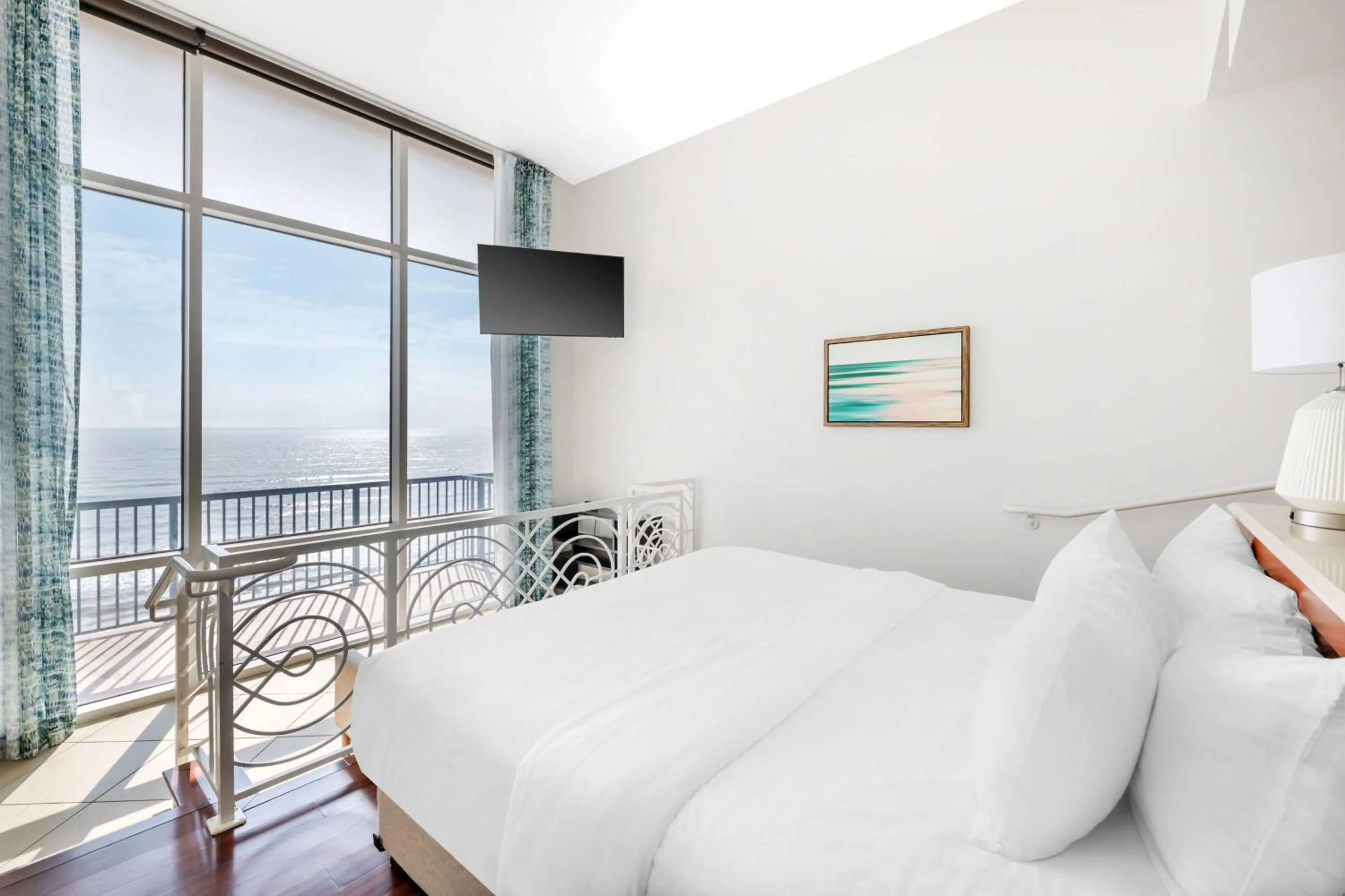 Bed in Hilton Vacation Club Daytona Beach Regency