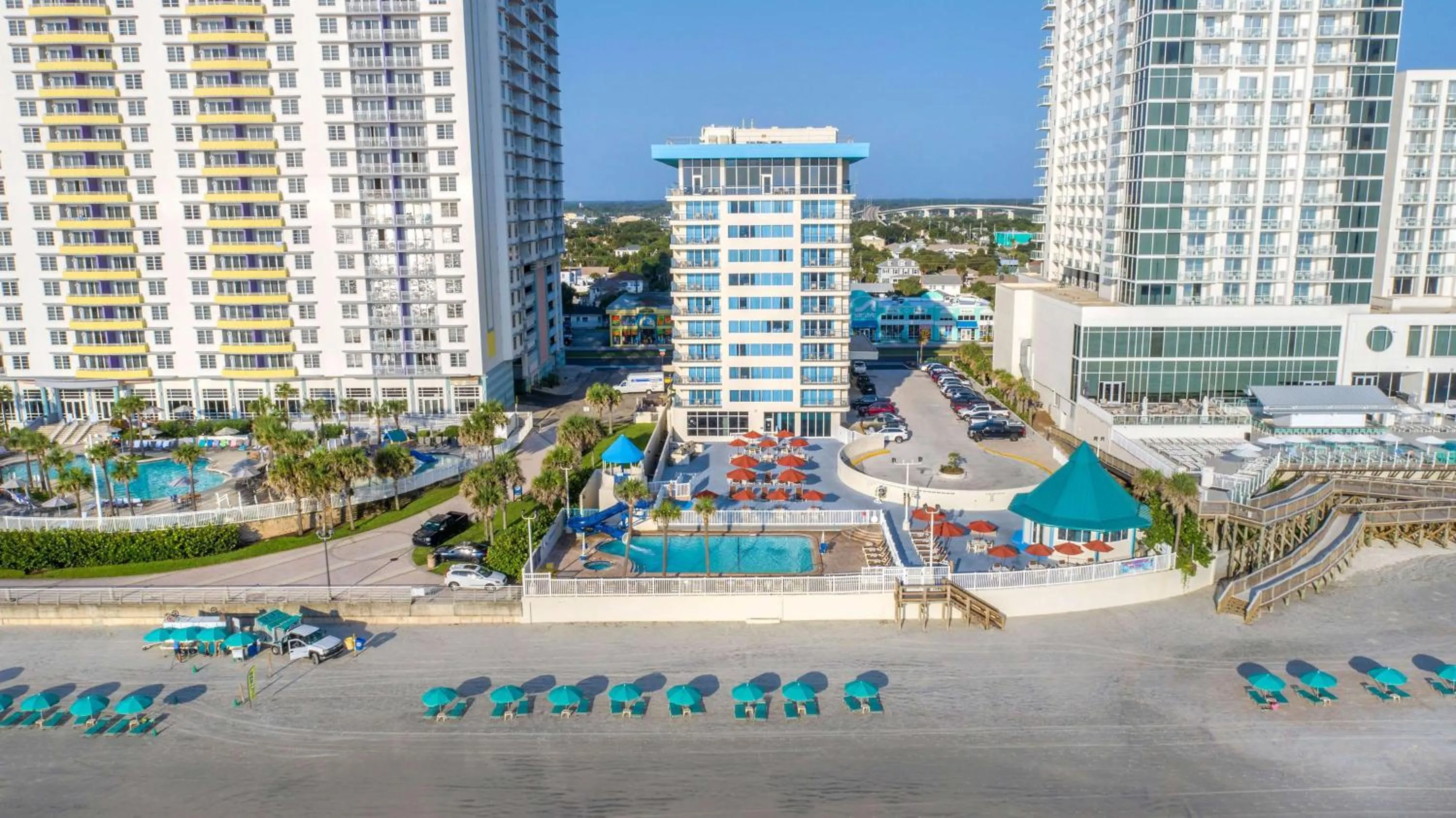 Property building in Hilton Vacation Club Daytona Beach Regency