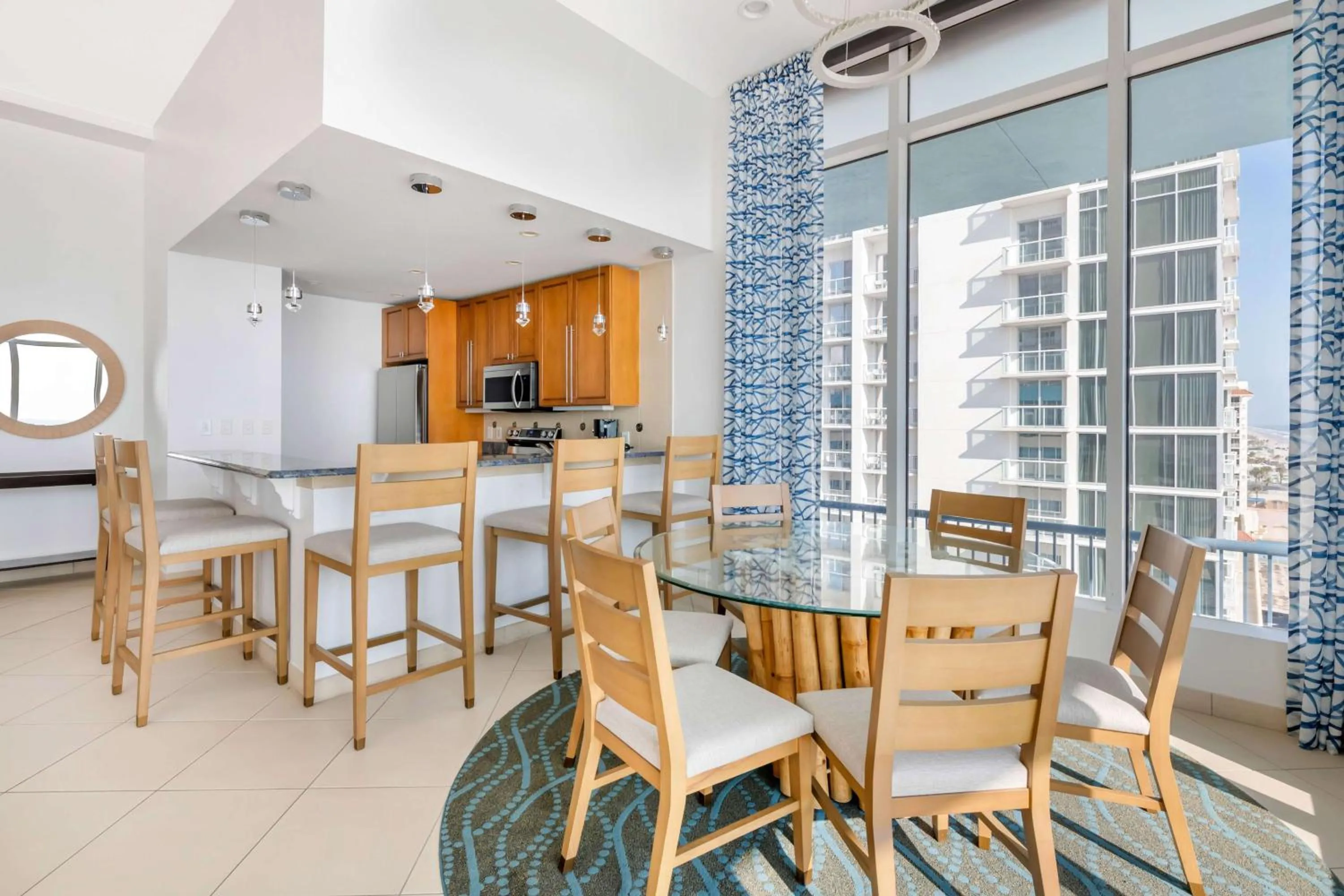 Kitchen or kitchenette in Hilton Vacation Club Daytona Beach Regency