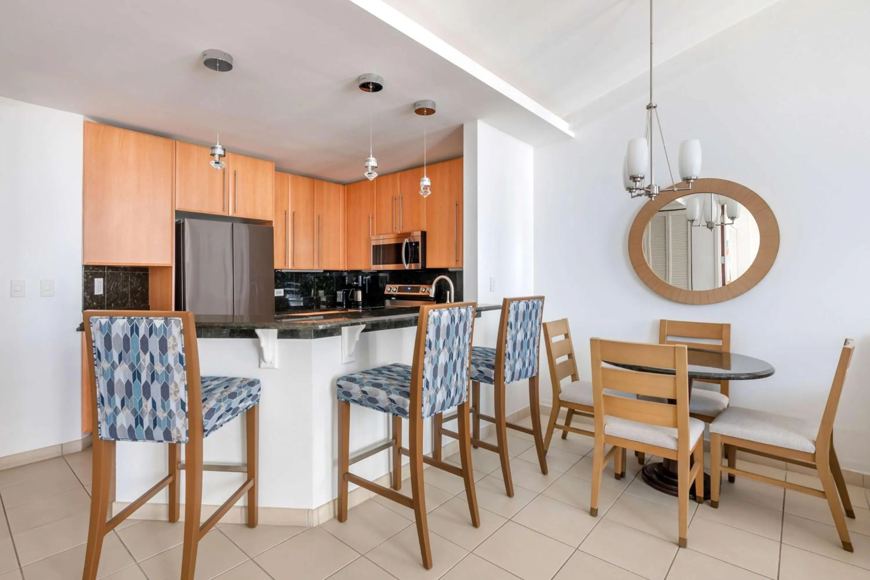 Kitchen or kitchenette in Hilton Vacation Club Daytona Beach Regency