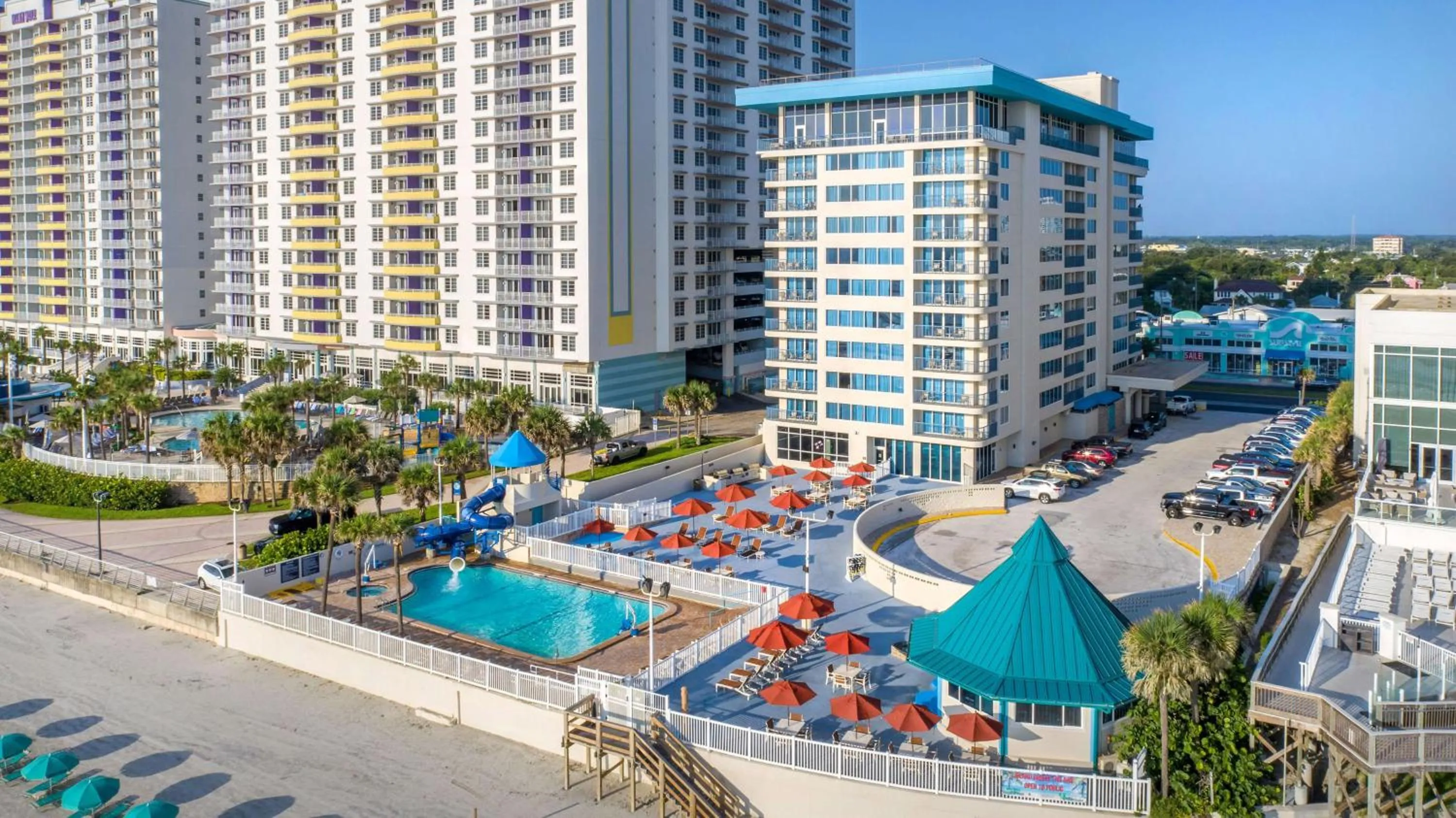 Property building in Hilton Vacation Club Daytona Beach Regency