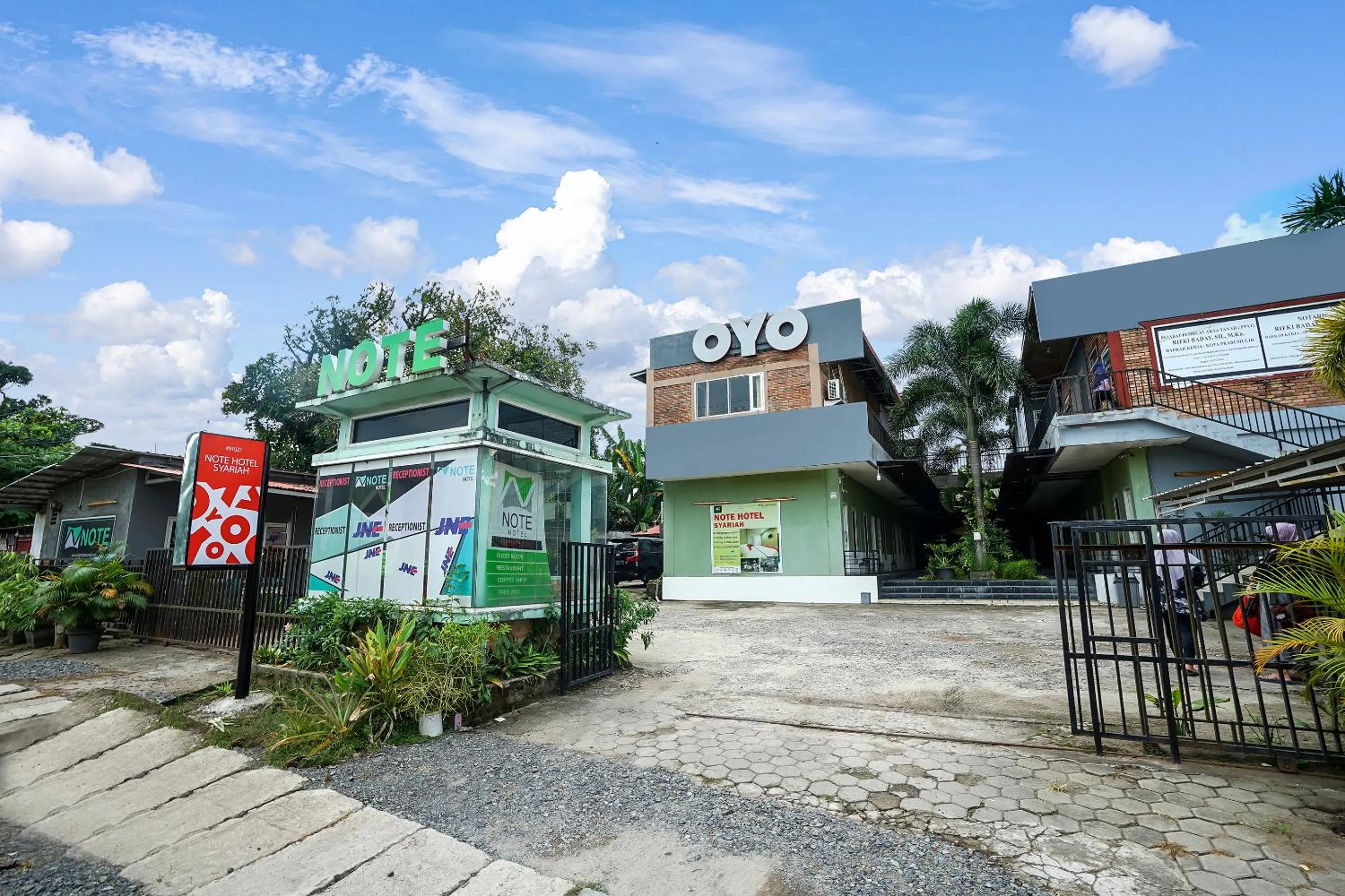 OYO Life 91027 Note Hotel Syariah