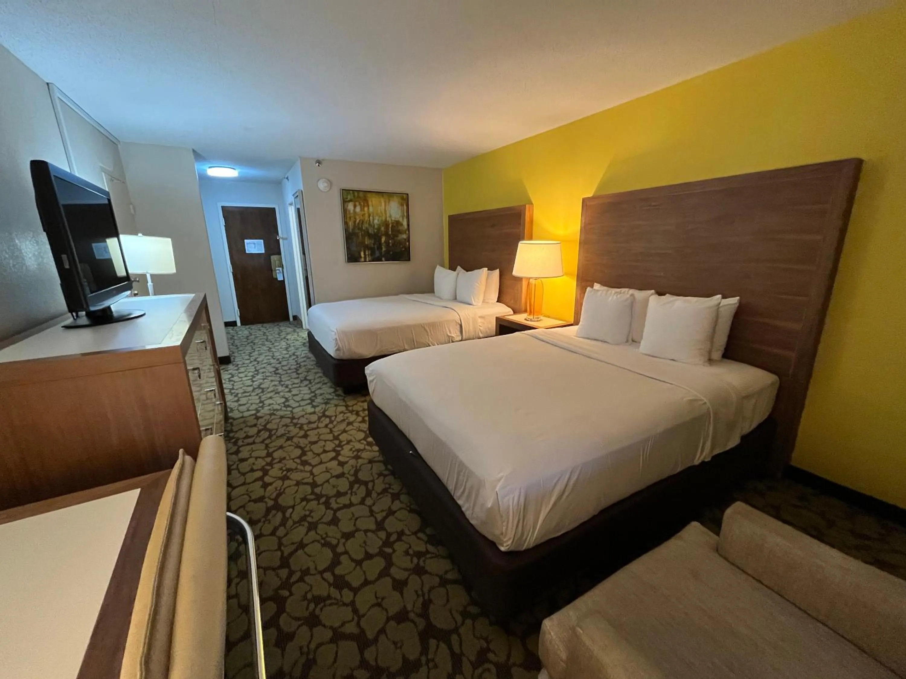 Photo of the whole room in Ramada Plaza by Wyndham Charlotte South End Airport