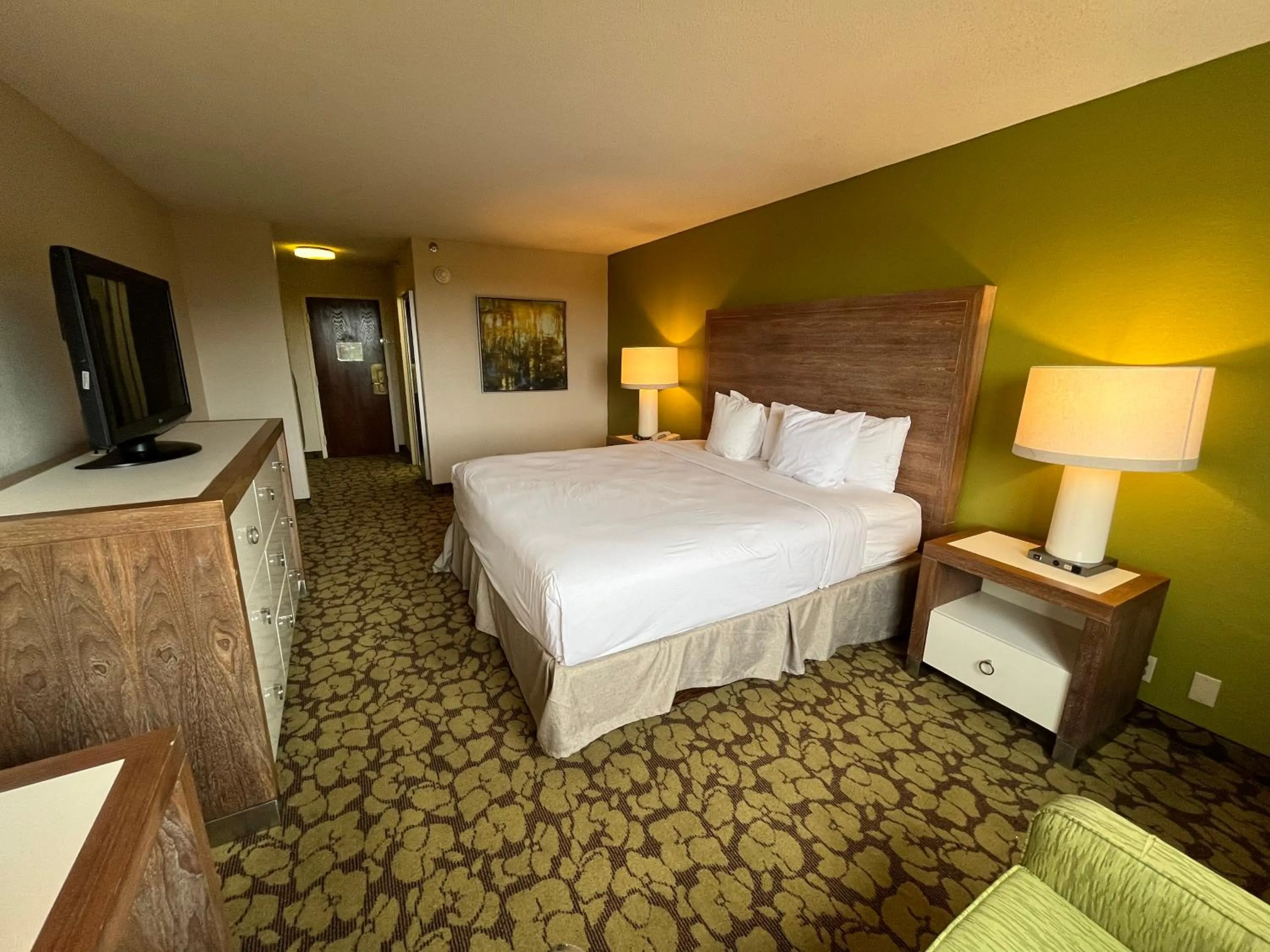 Photo of the whole room in Ramada Plaza by Wyndham Charlotte South End Airport