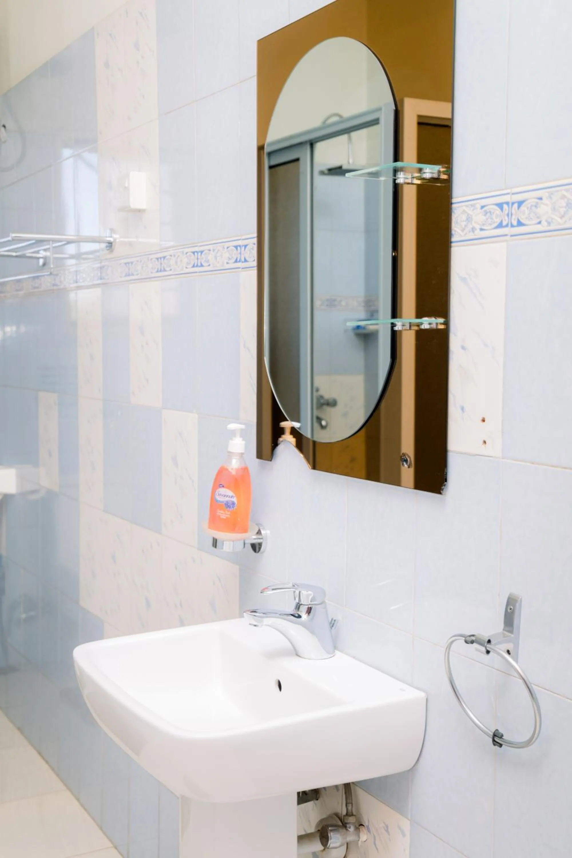 Bathroom in Acacia Villa Kampala