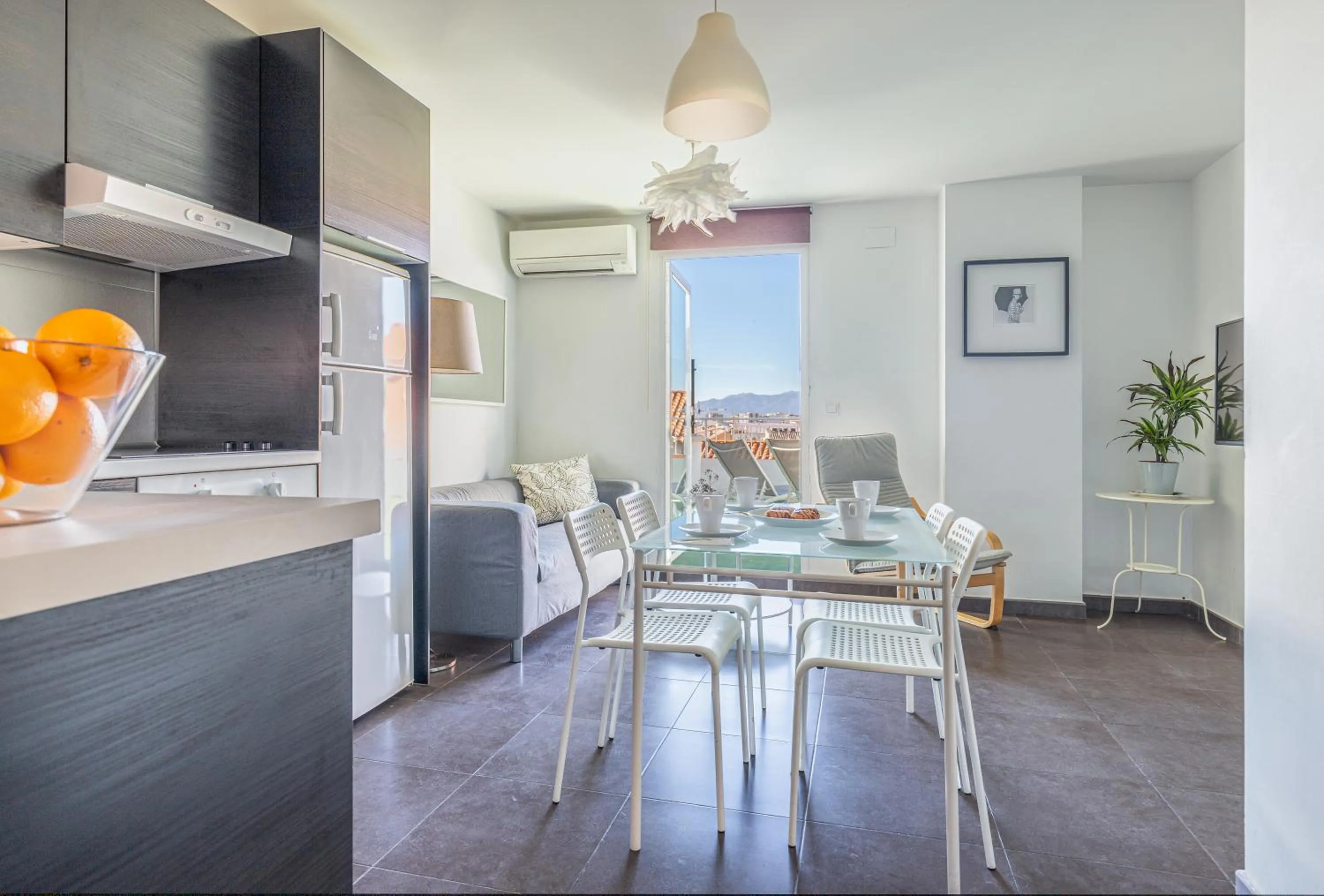 Three-Bedroom Apartment in FUN BUILDING DUPLEXES by HOMEABOUT