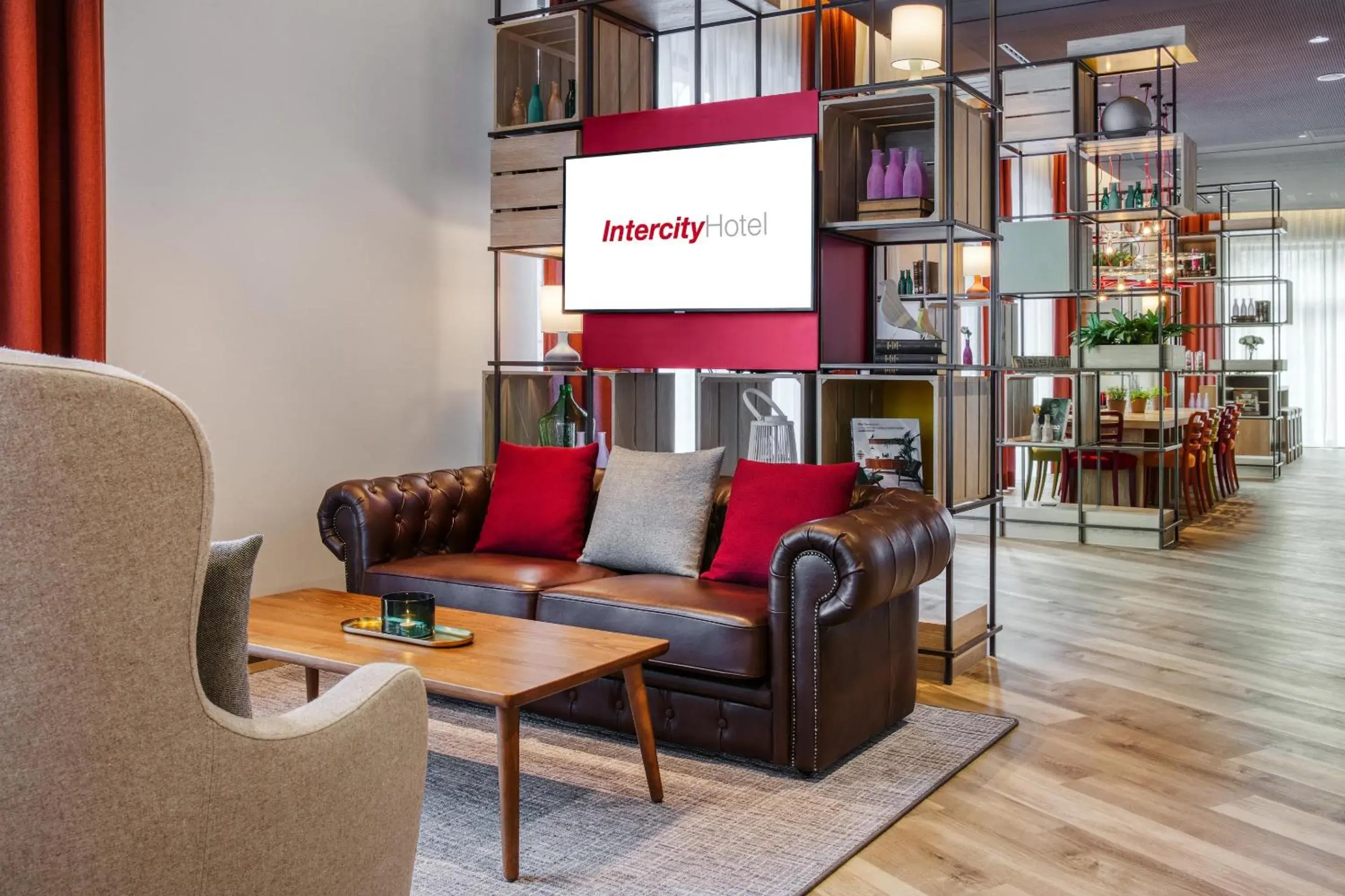 Lounge or bar in IntercityHotel Hannover Hauptbahnhof-Ost Lounge or bar in IntercityHotel Hannover Hauptbahnhof-Ost