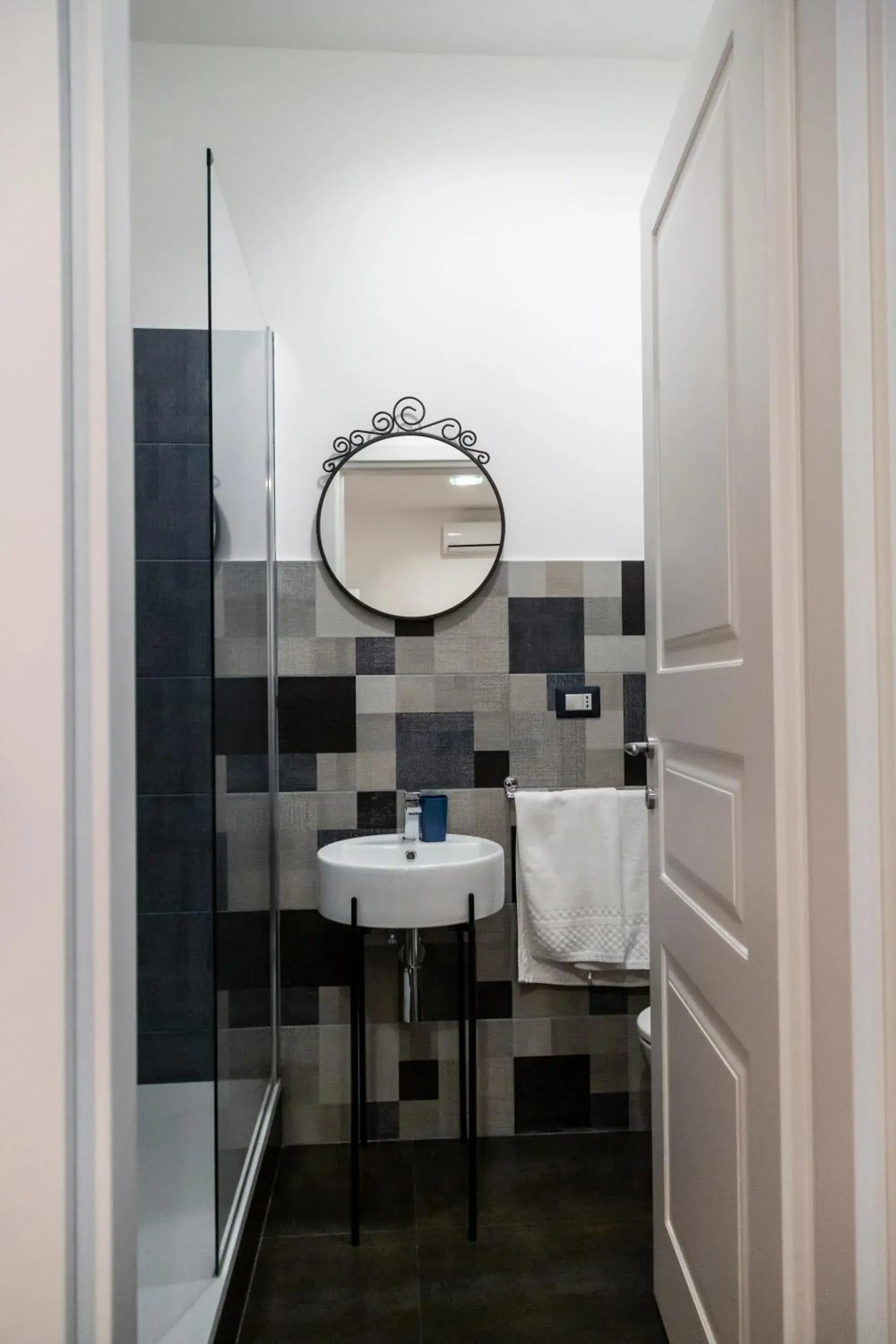 Deluxe Double Room with Balcony - single occupancy in B&B Giardino Bellini-centro Deluxe Double Room with Balcony - single occupancy in B&B Giardino Bellini-centro