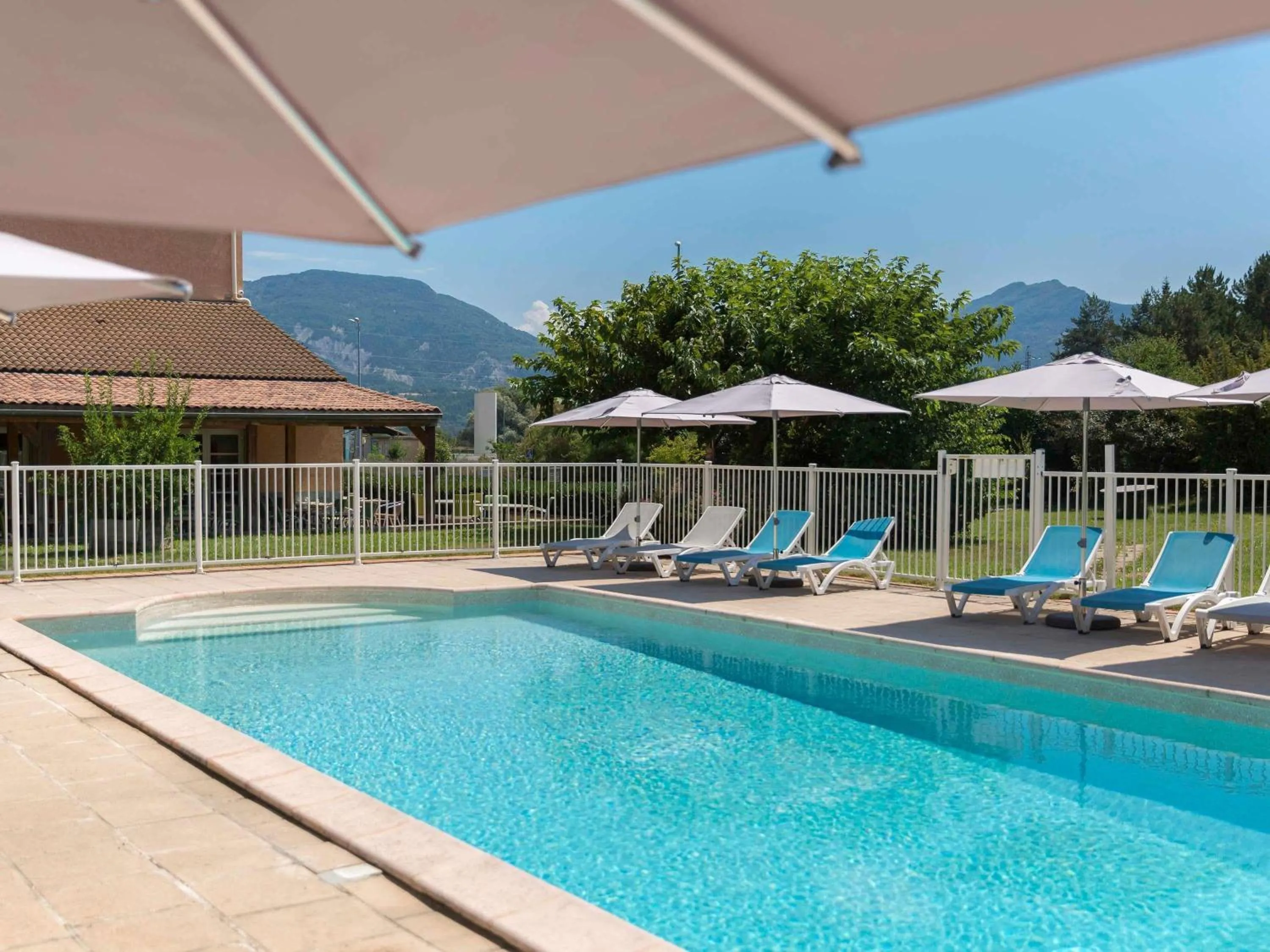 Pool view in ibis Sisteron