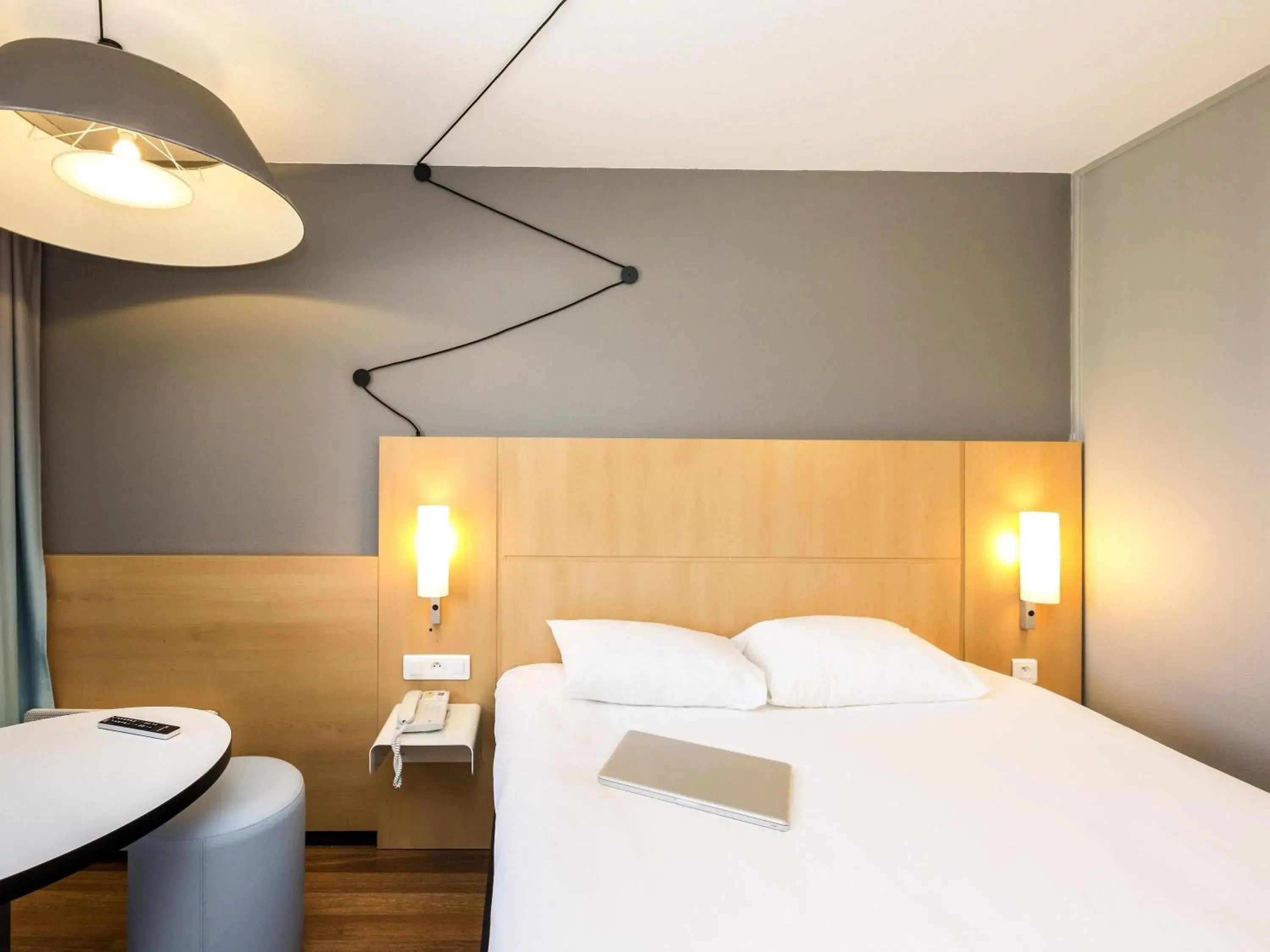 Bedroom, Bed in ibis Sisteron Bedroom, Bed in ibis Sisteron