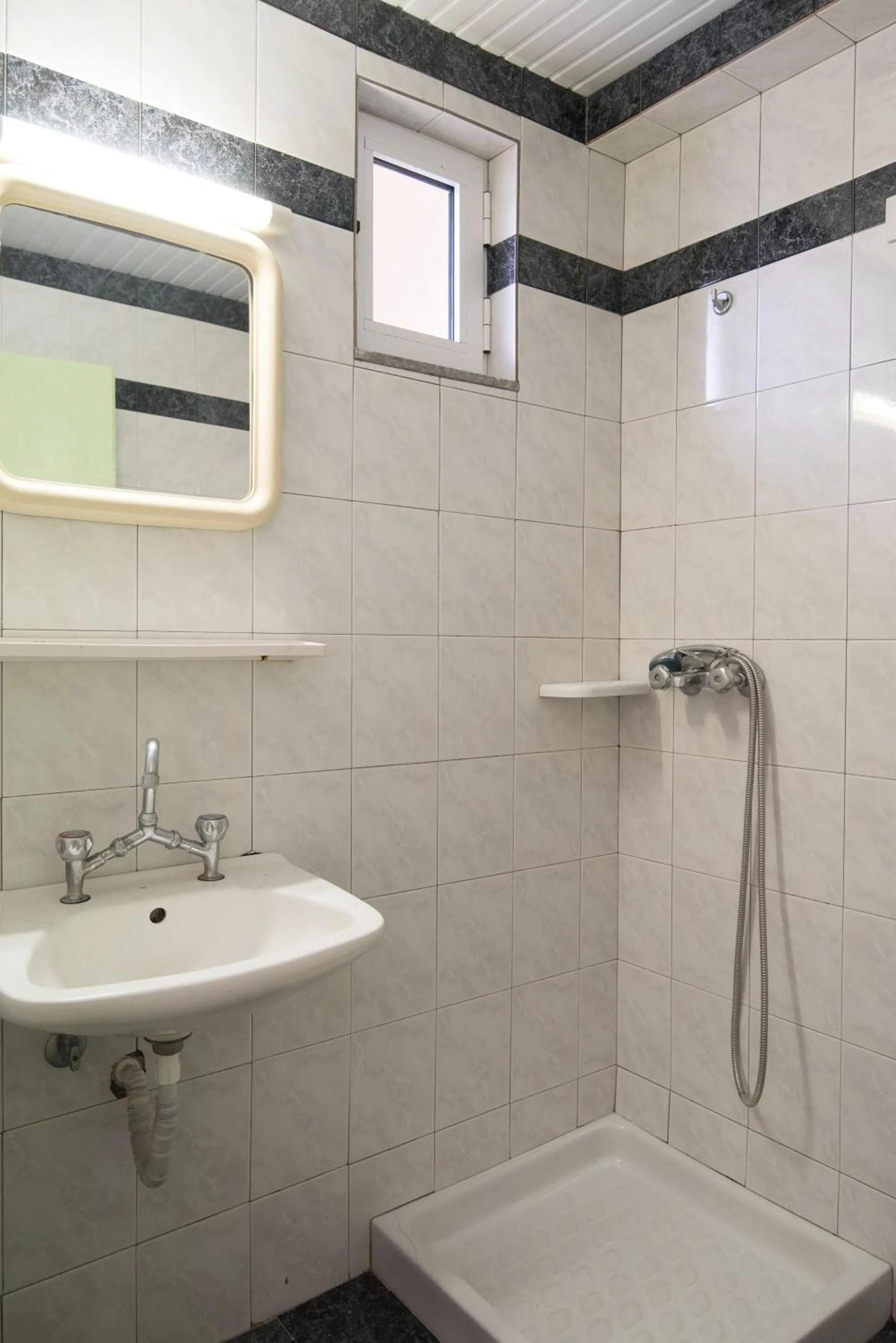 Bathroom in Oasis Studios