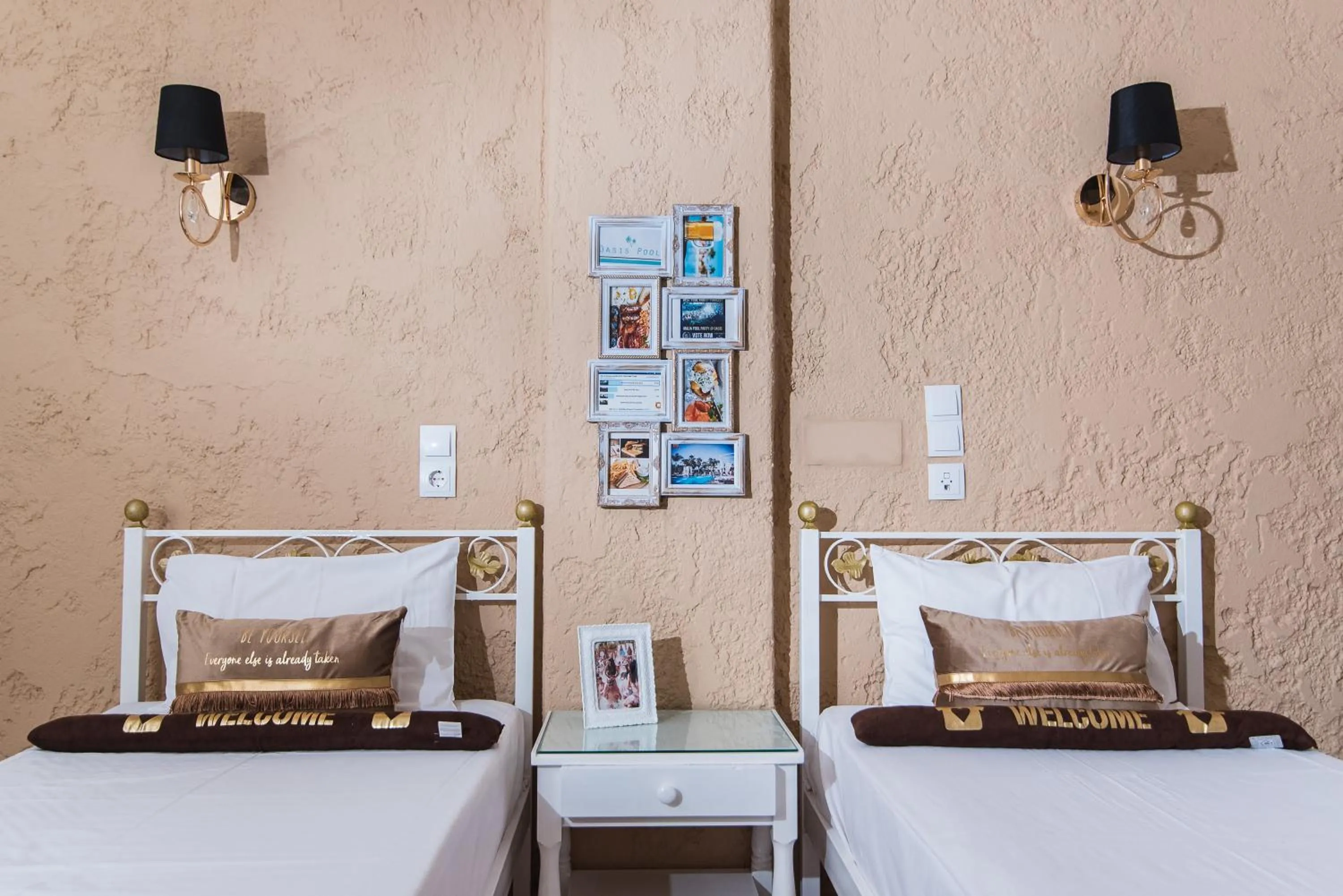 Bedroom, Bed in Oasis Studios