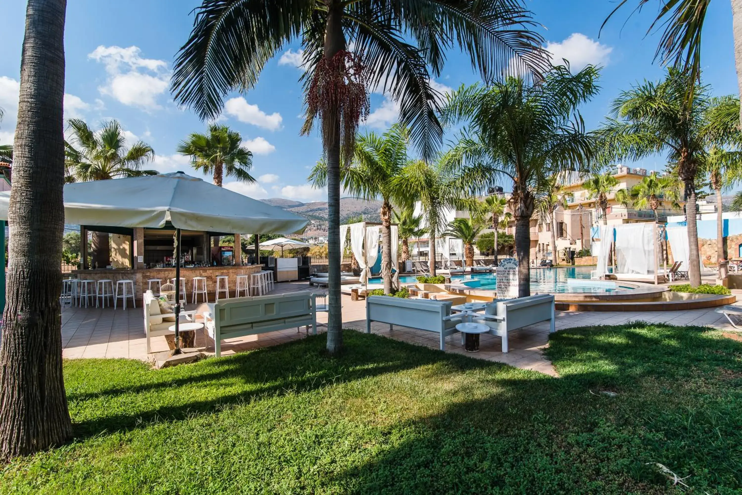 Lounge or bar in Oasis Studios Lounge or bar in Oasis Studios