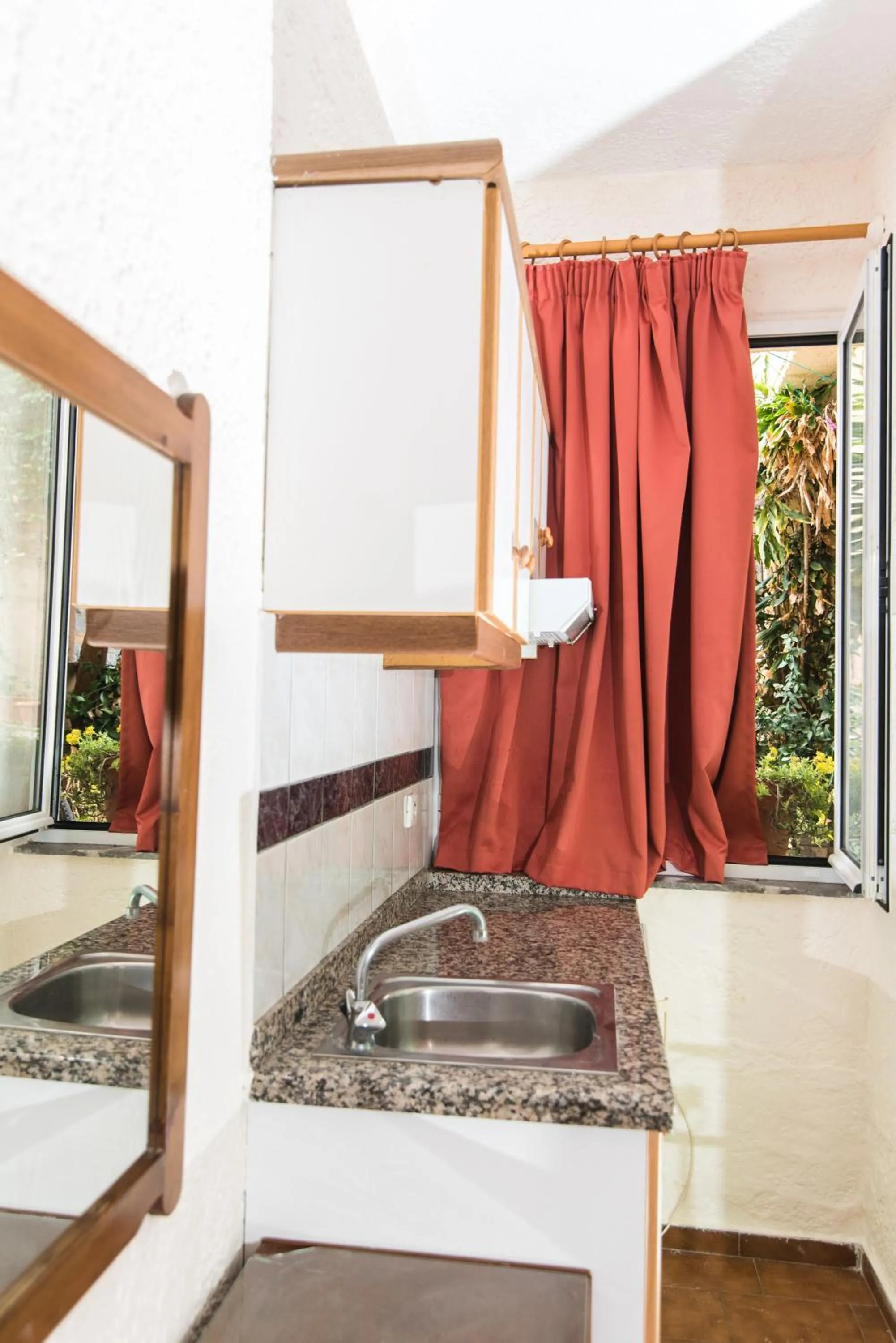 Kitchen or kitchenette in Oasis Studios