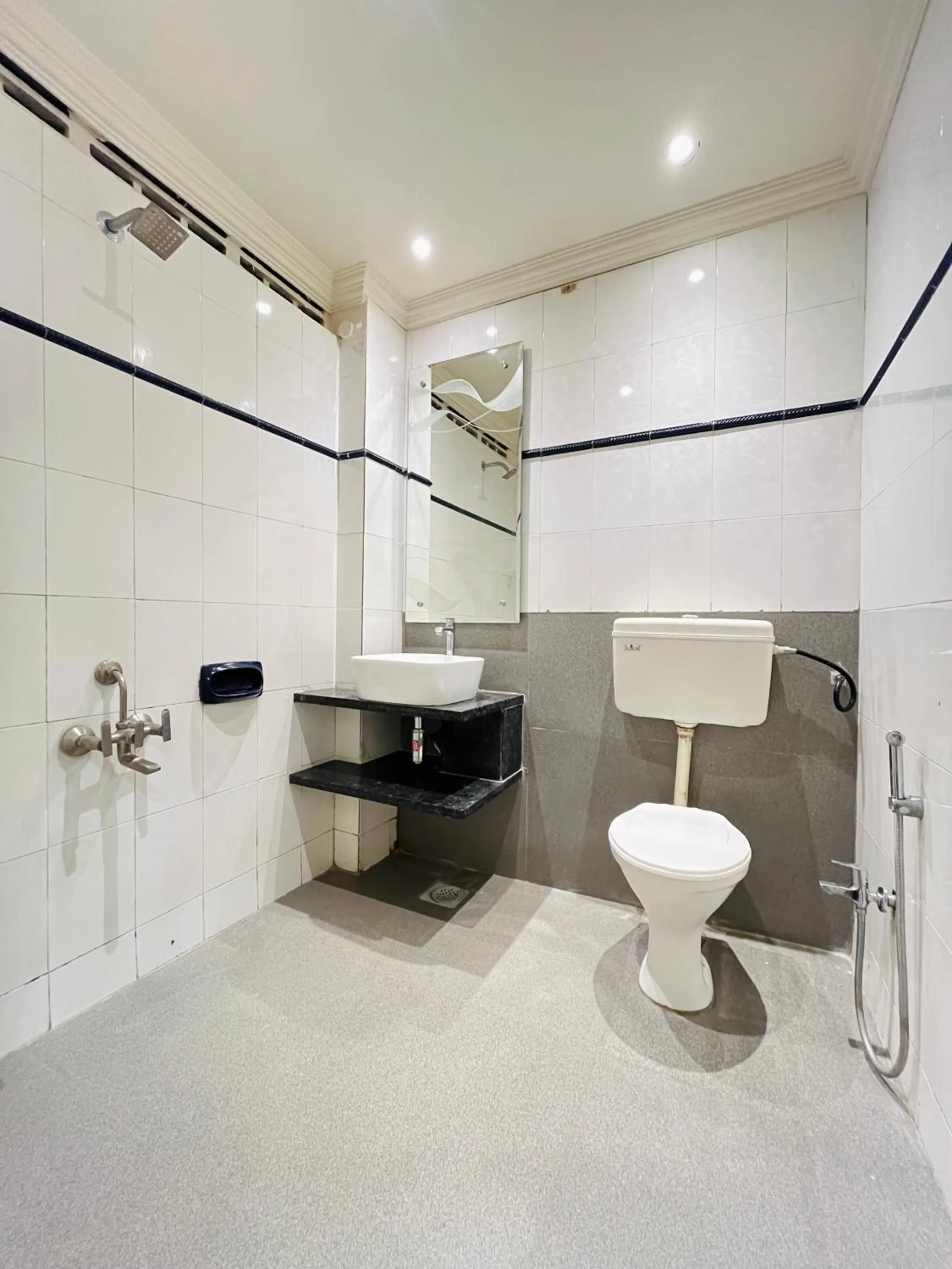 Bathroom in Hotel Shripad