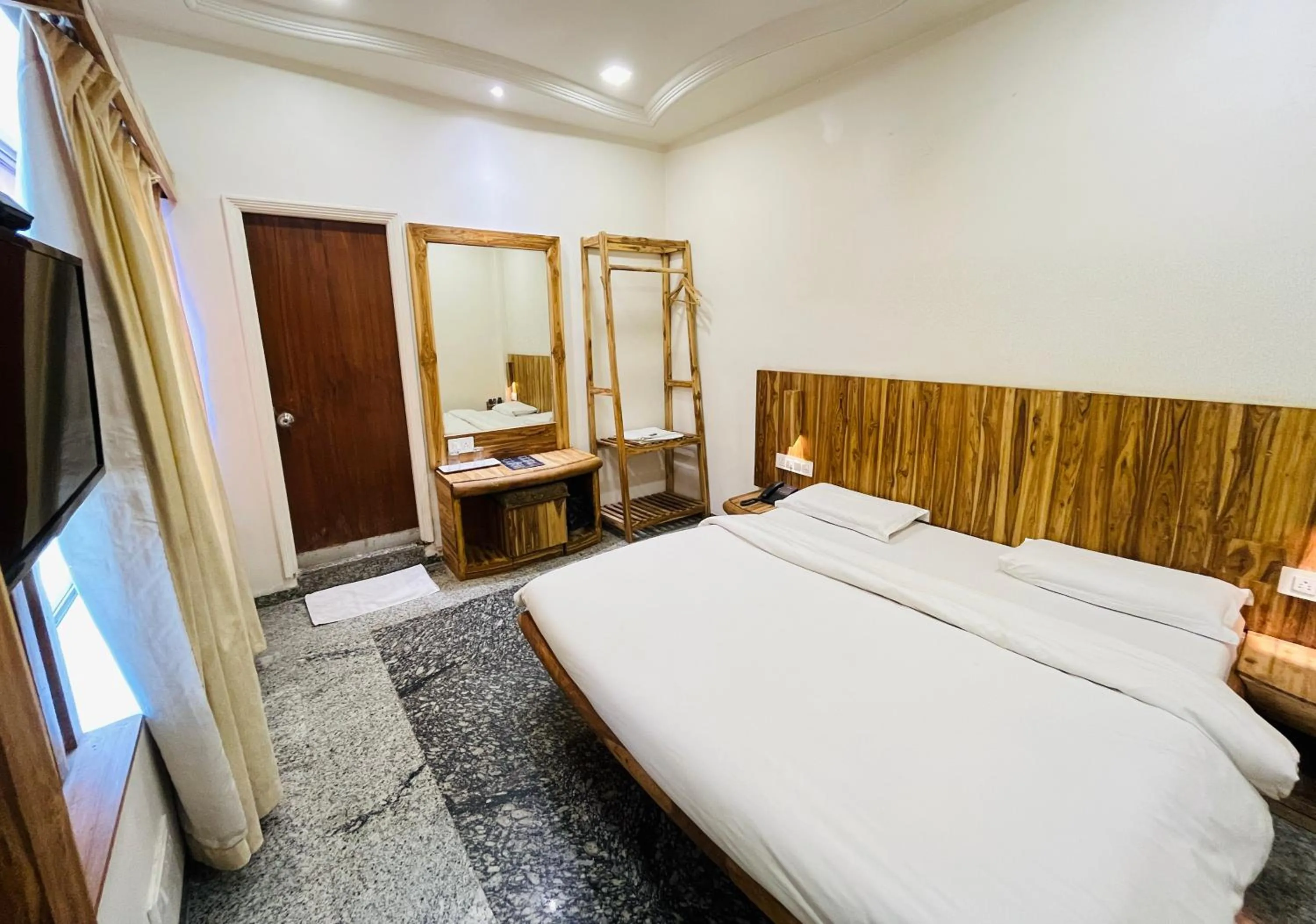 Bedroom in Hotel Shripad