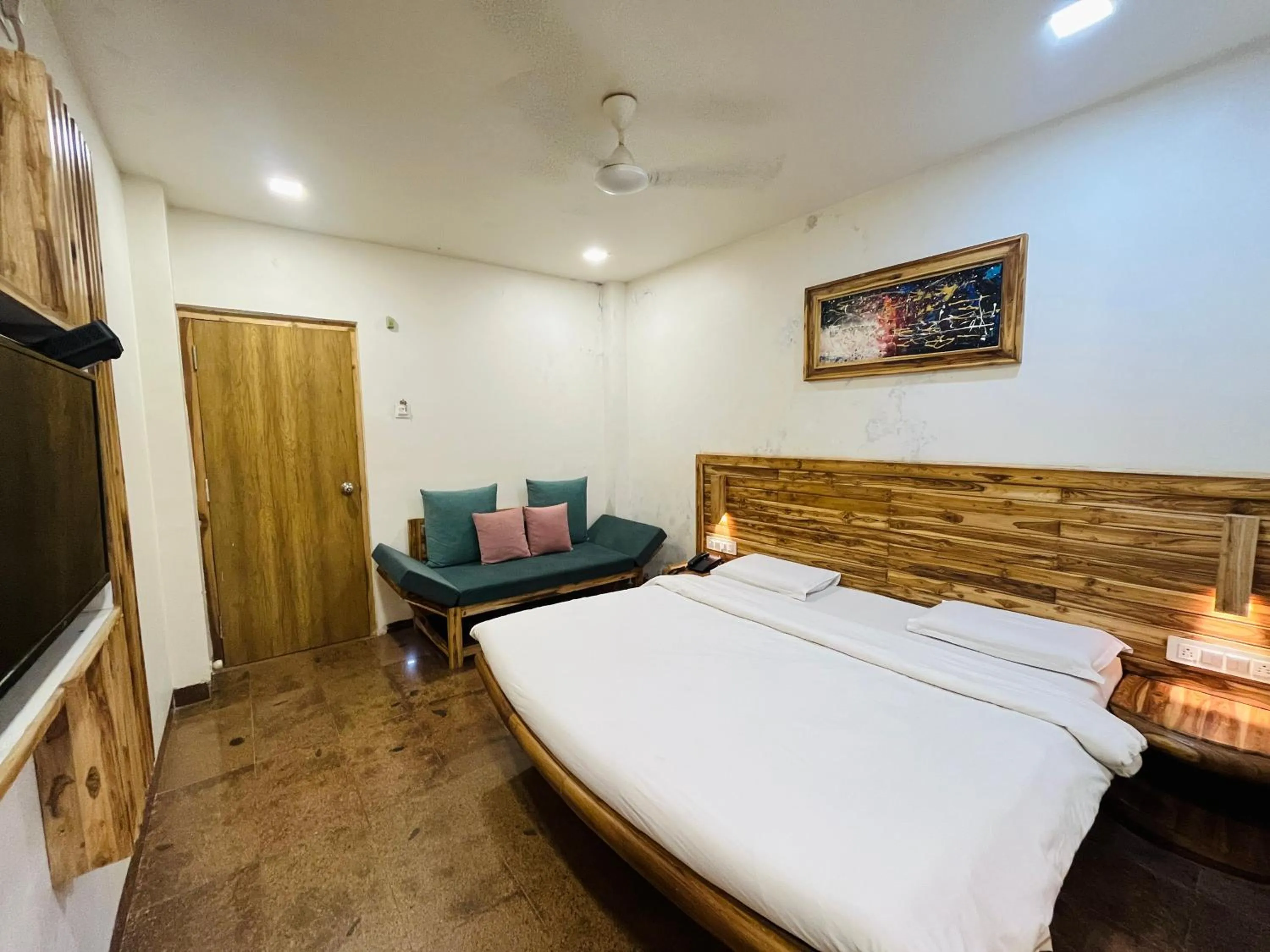 Bedroom in Hotel Shripad