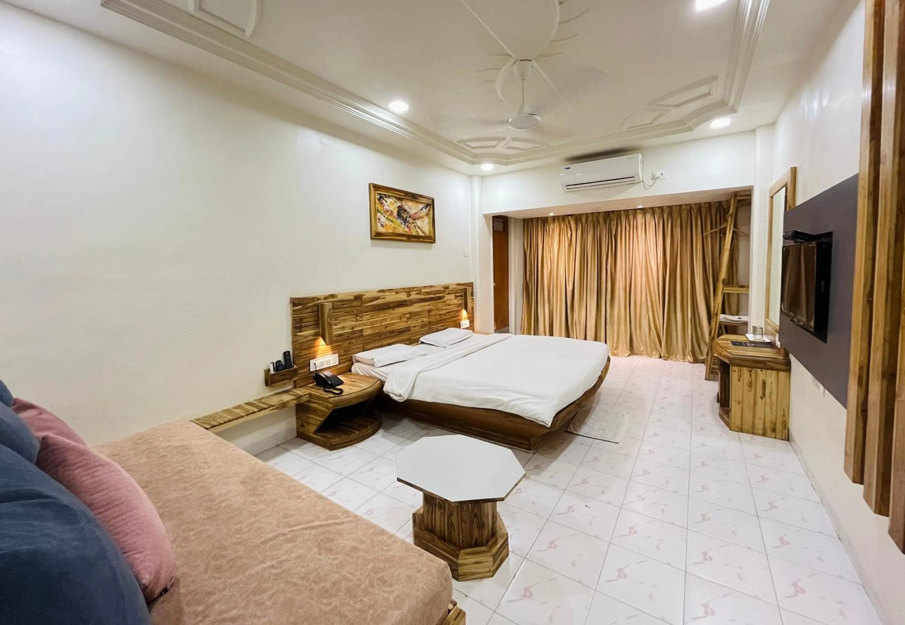 Hotel Shripad