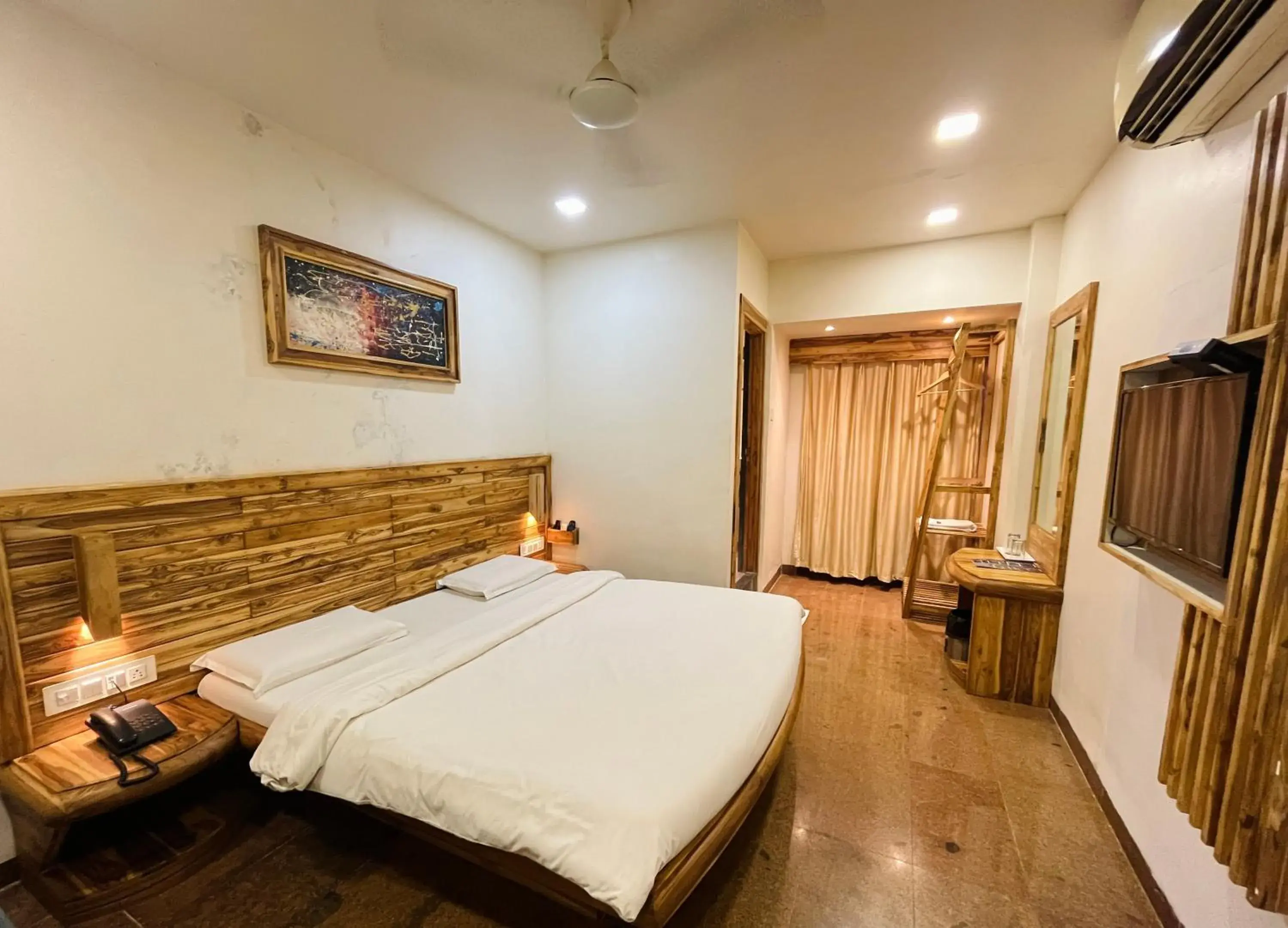 Deluxe Triple Room in Hotel Shripad Deluxe Triple Room in Hotel Shripad