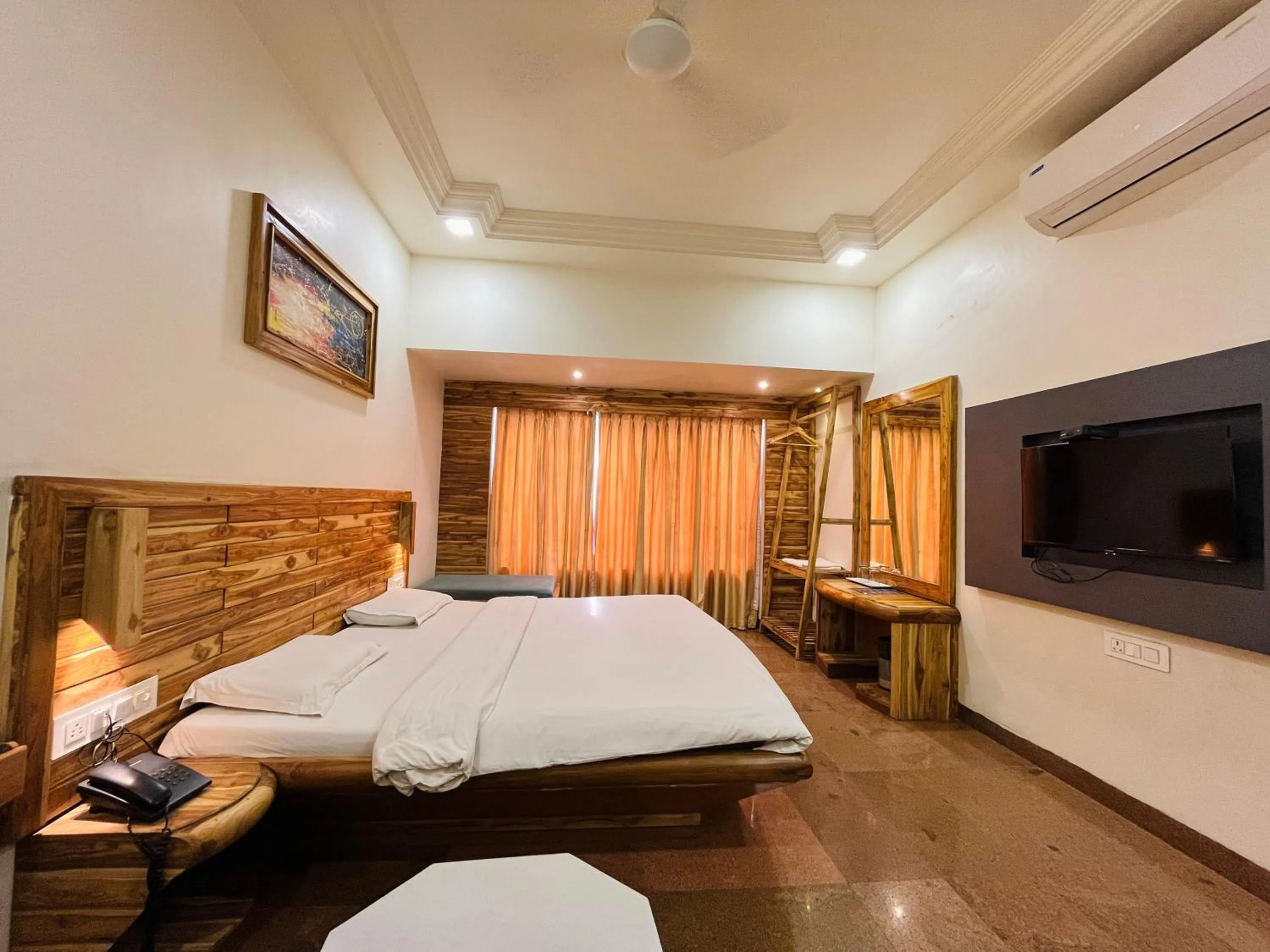 Bedroom in Hotel Shripad