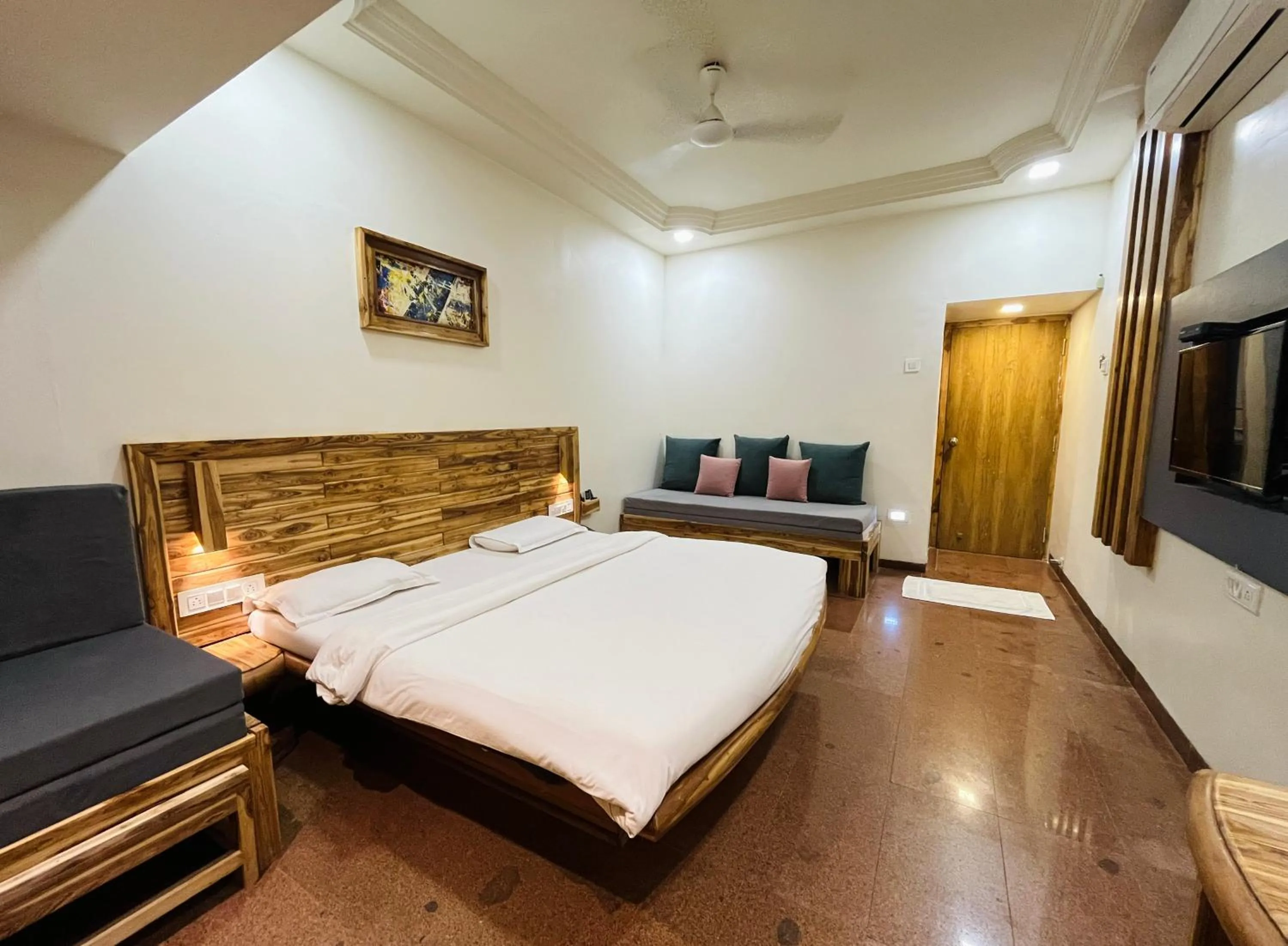 Bedroom in Hotel Shripad