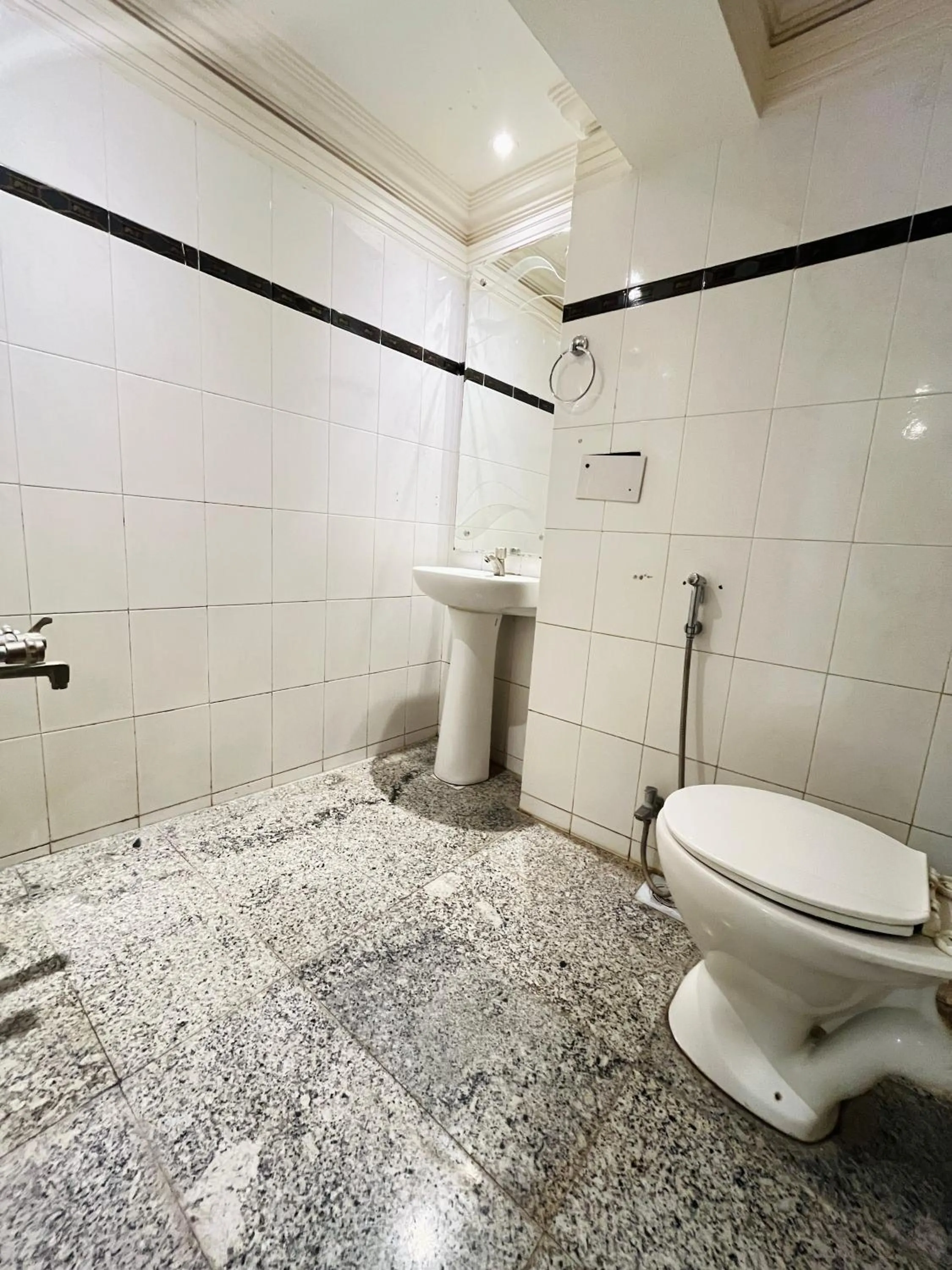Bathroom in Hotel Shripad