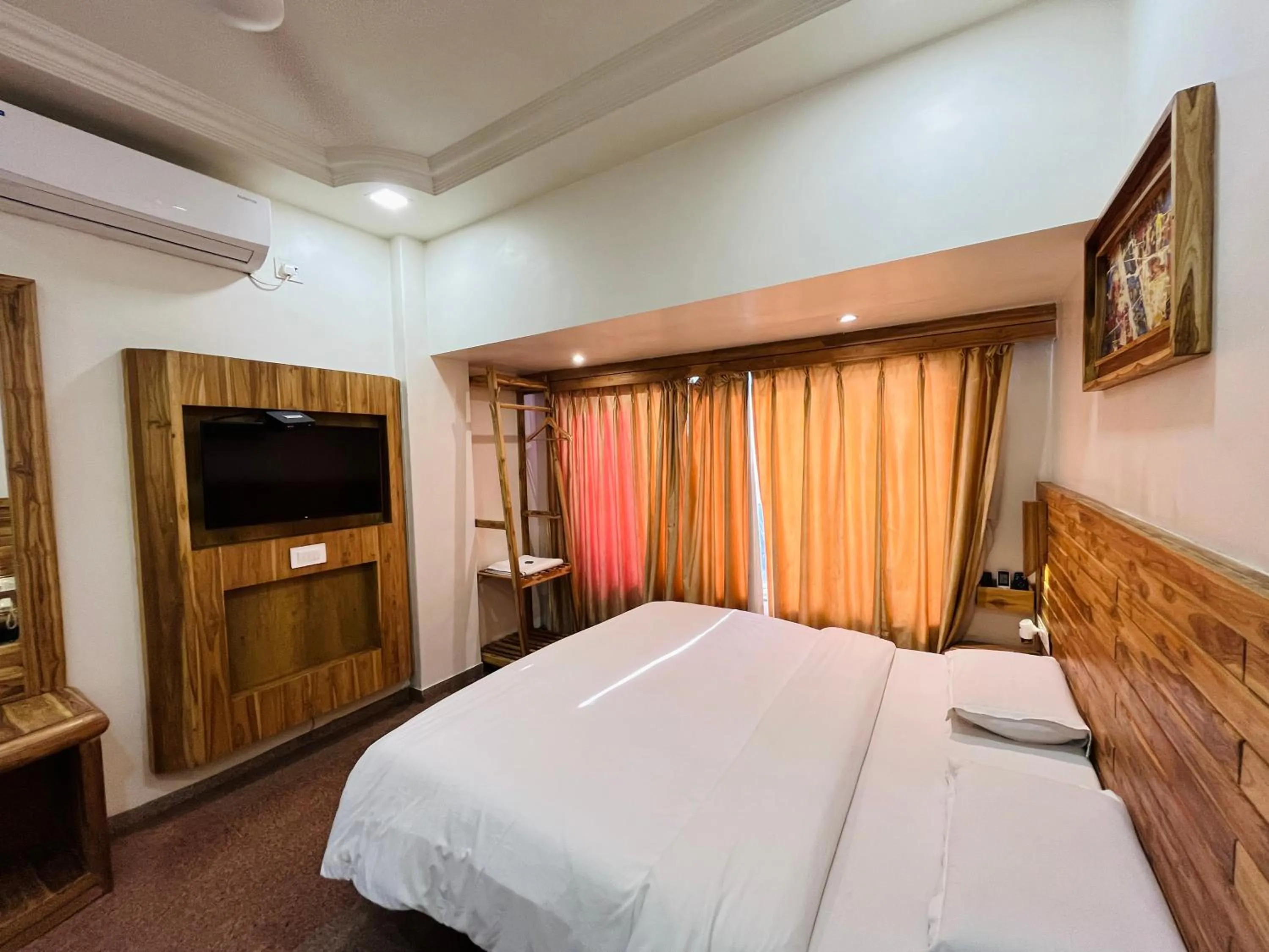 Bedroom in Hotel Shripad