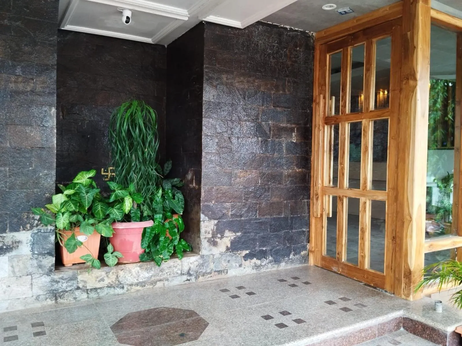 Facade/entrance in Hotel Shripad