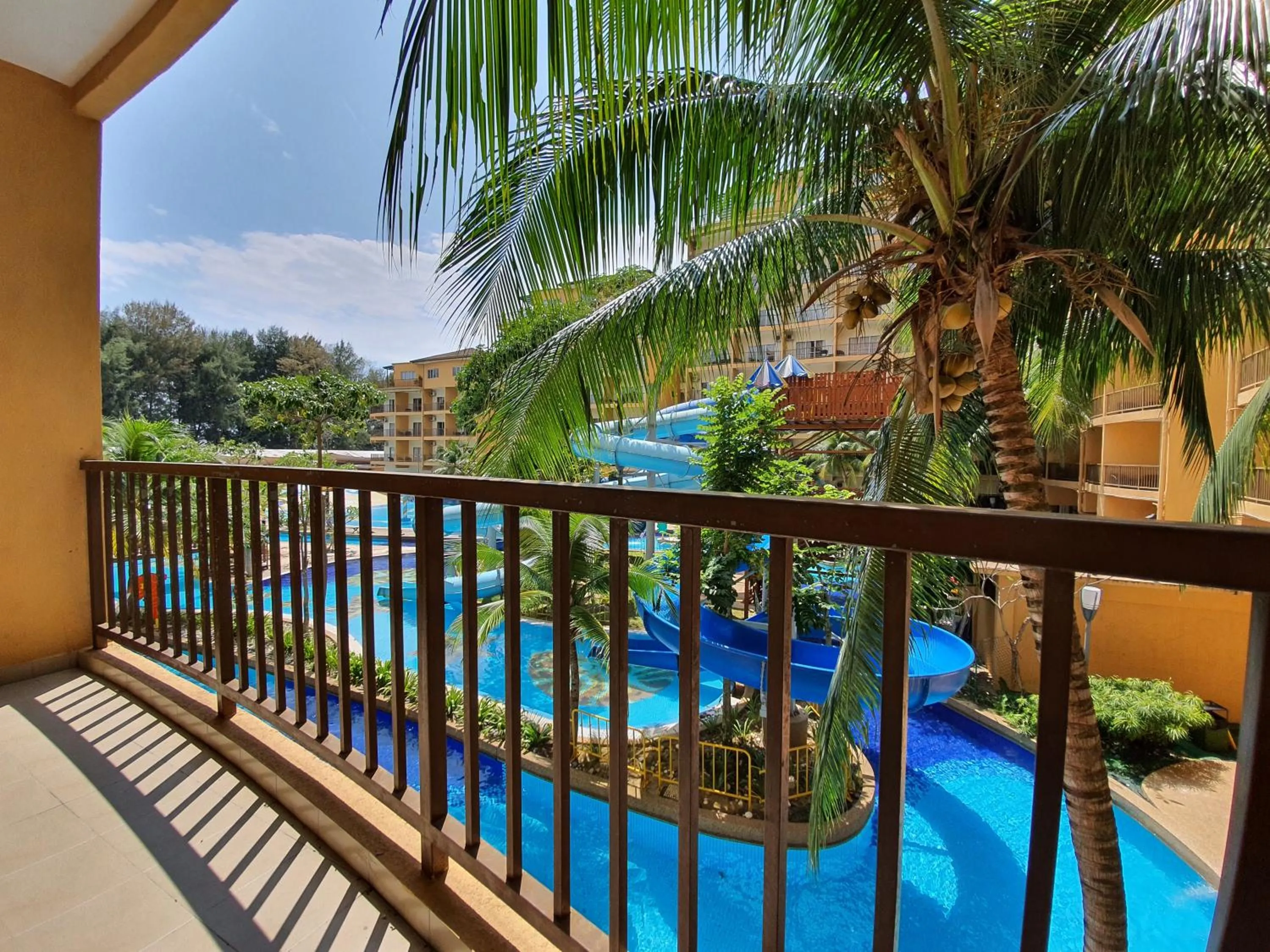 Balcony/Terrace in Gold Coast Morib Themepark View Studio