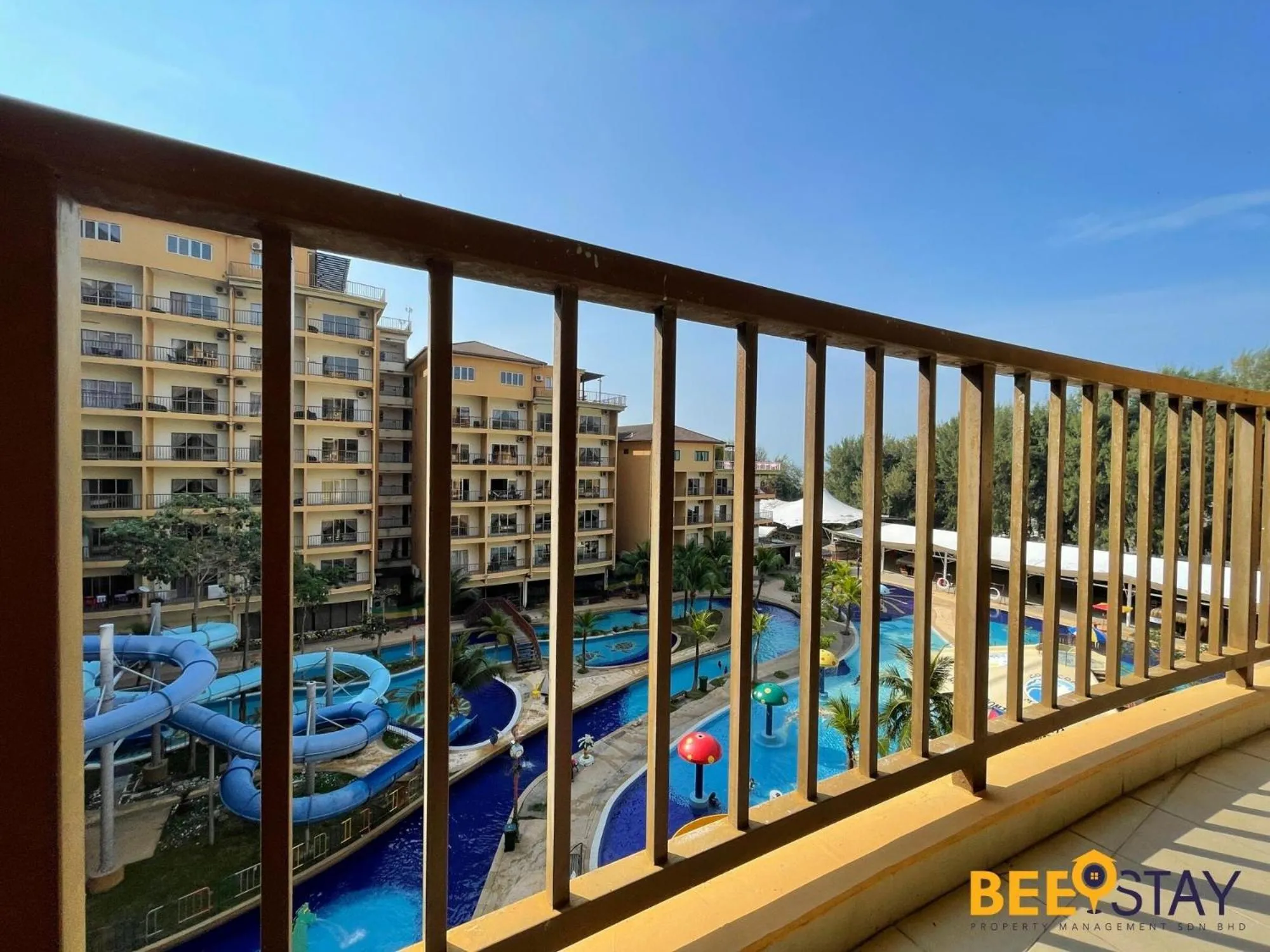 Balcony/Terrace in Gold Coast Morib Themepark View Studio