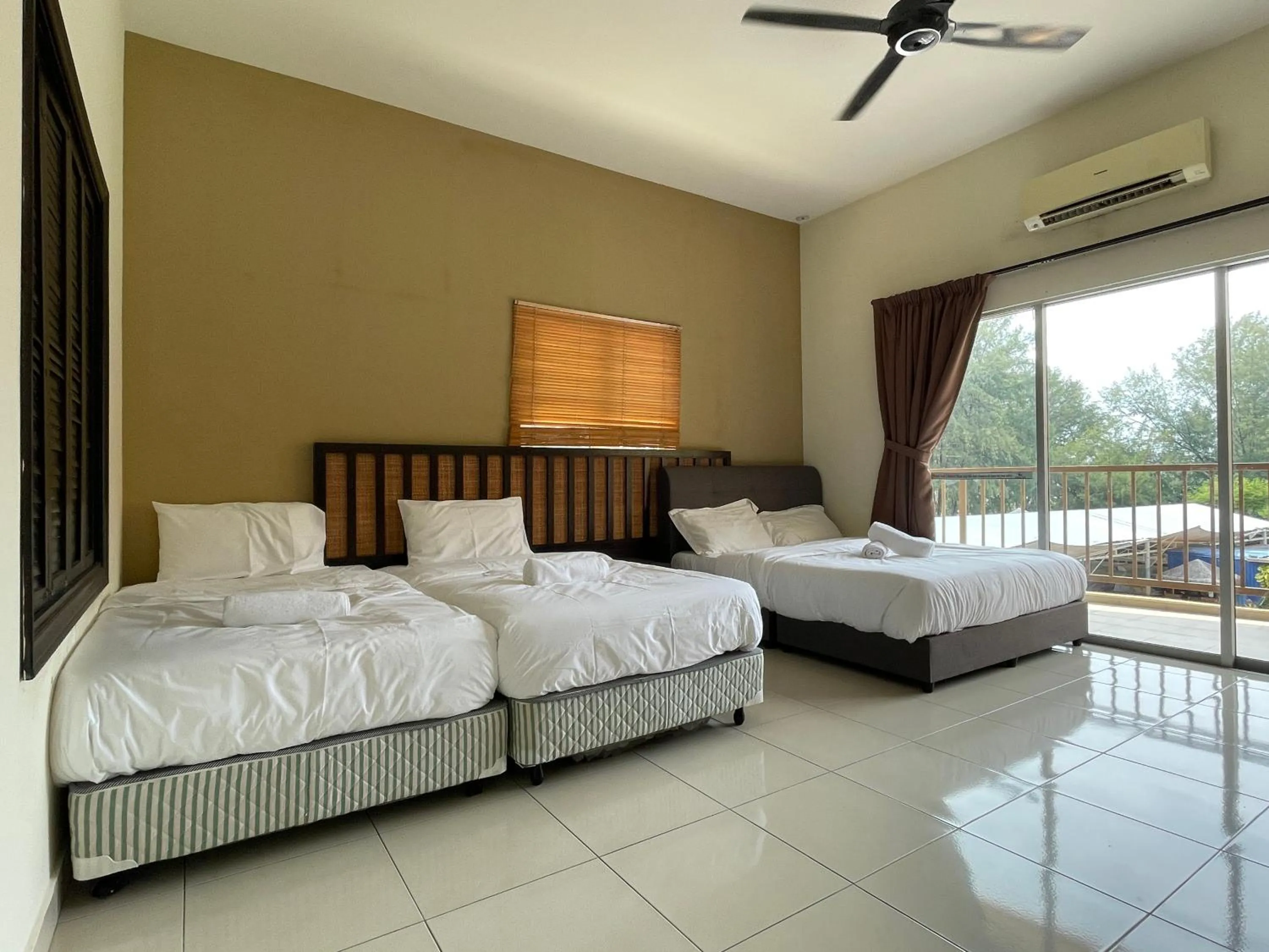 Bed in Gold Coast Morib Themepark View Studio