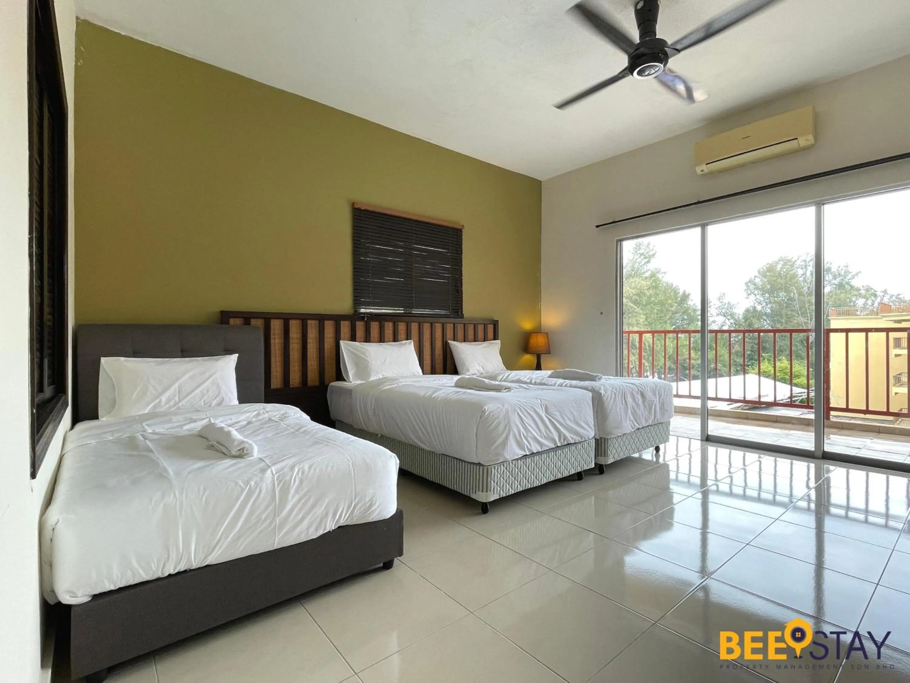 Photo of the whole room, Bed in Gold Coast Morib Themepark View Studio