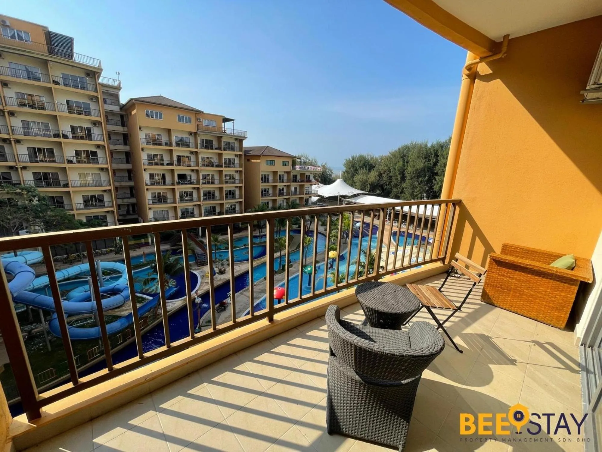 Balcony/Terrace in Gold Coast Morib Themepark View Studio