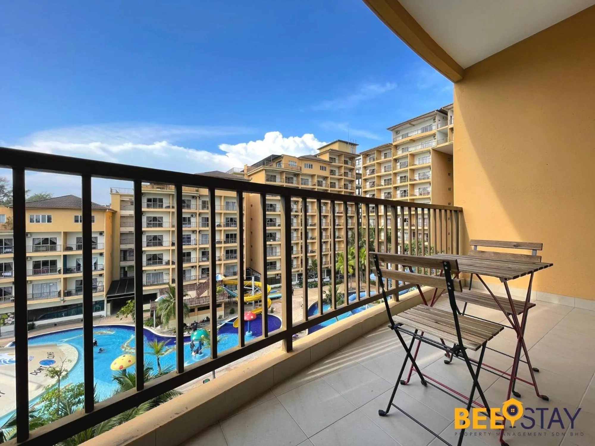 Balcony/Terrace in Gold Coast Morib Themepark View Studio