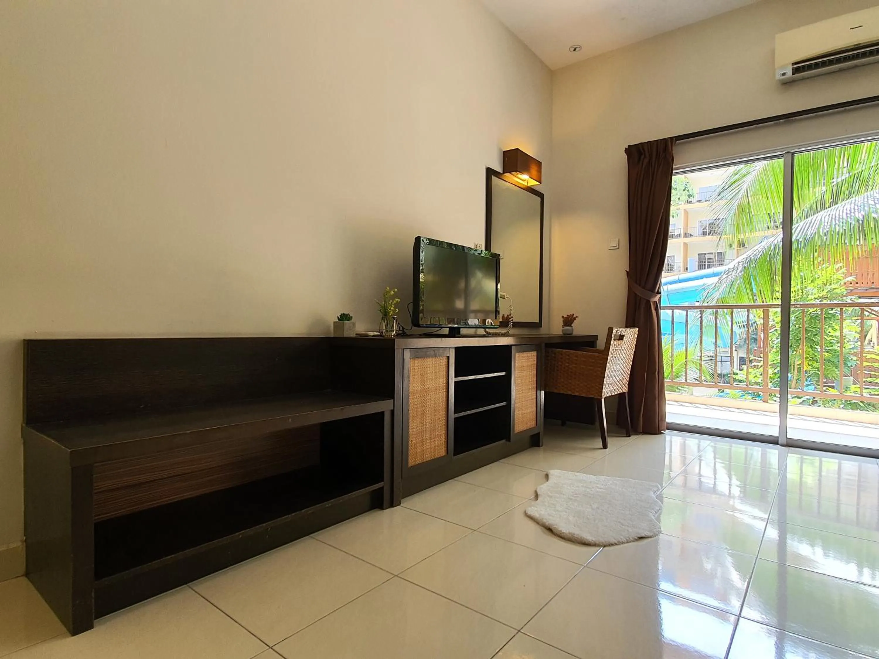 Balcony/Terrace in Gold Coast Morib Themepark View Studio